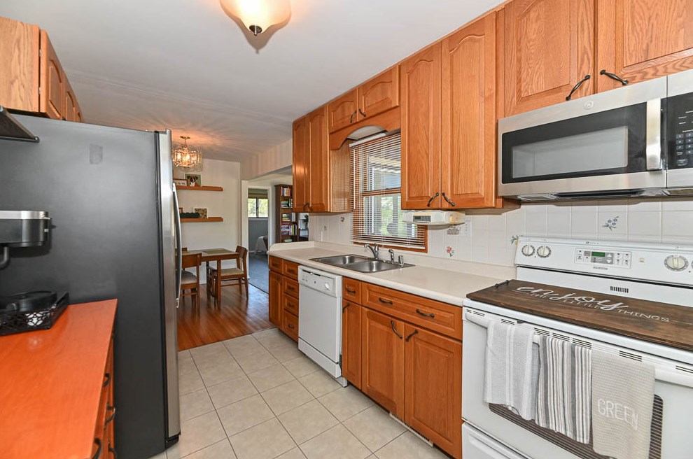 4103 Lipton Ave, Milwaukee WI  53235-5535 exterior