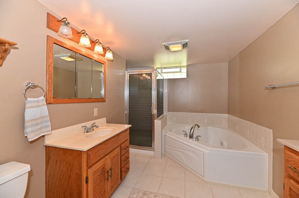4103 Lipton Ave, Milwaukee WI  53235-5535 exterior