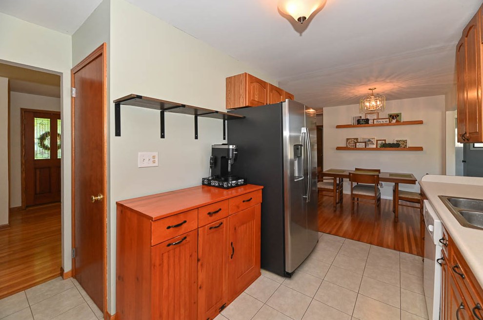 4103 Lipton Ave, Milwaukee WI  53235-5535 exterior