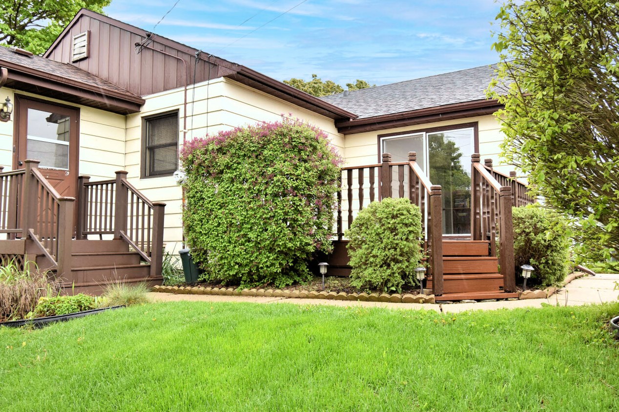 4103 Lipton Ave, Milwaukee WI  53235-5535 exterior