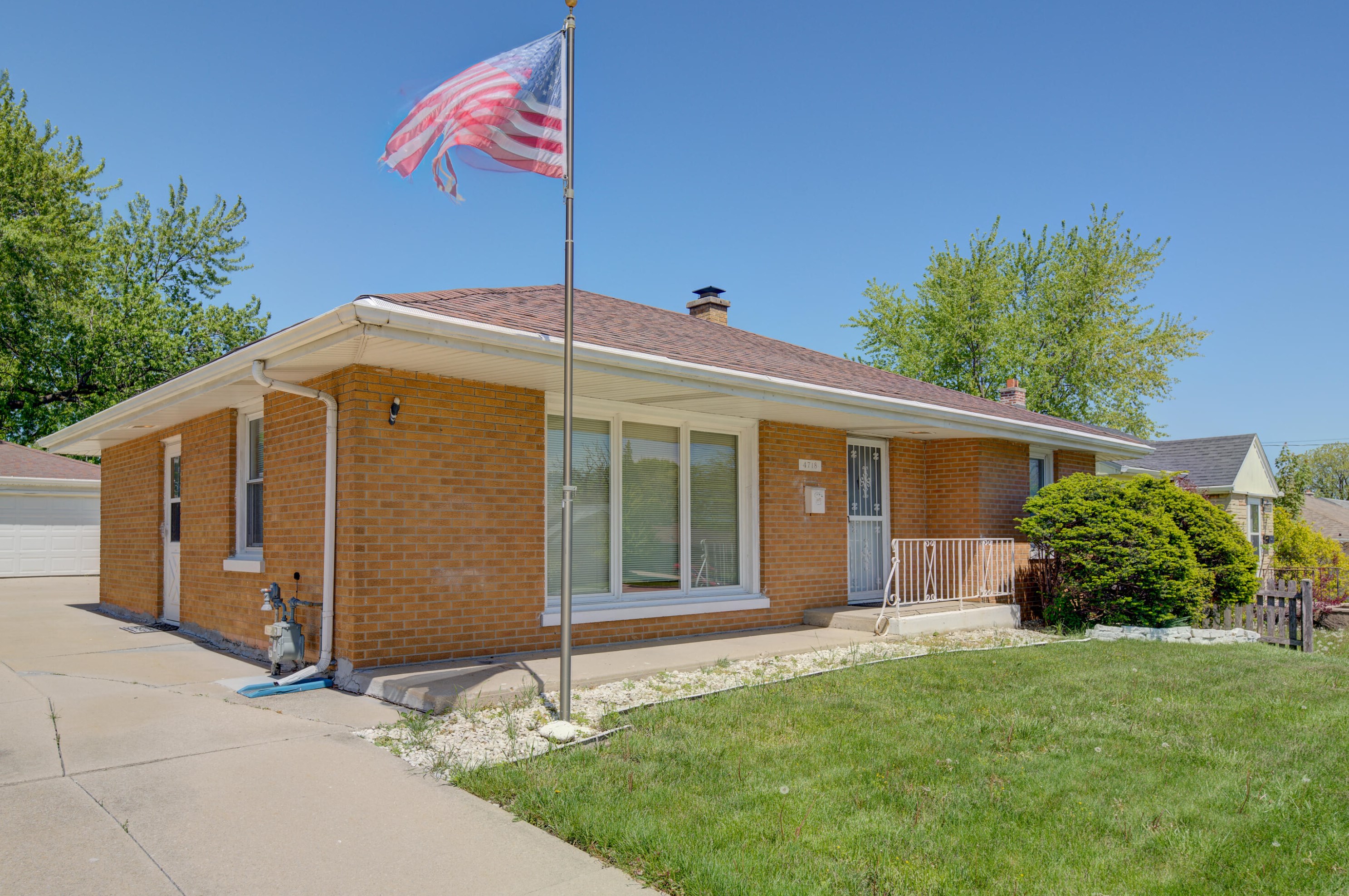 4718 60th St, Kenosha, WI 53144