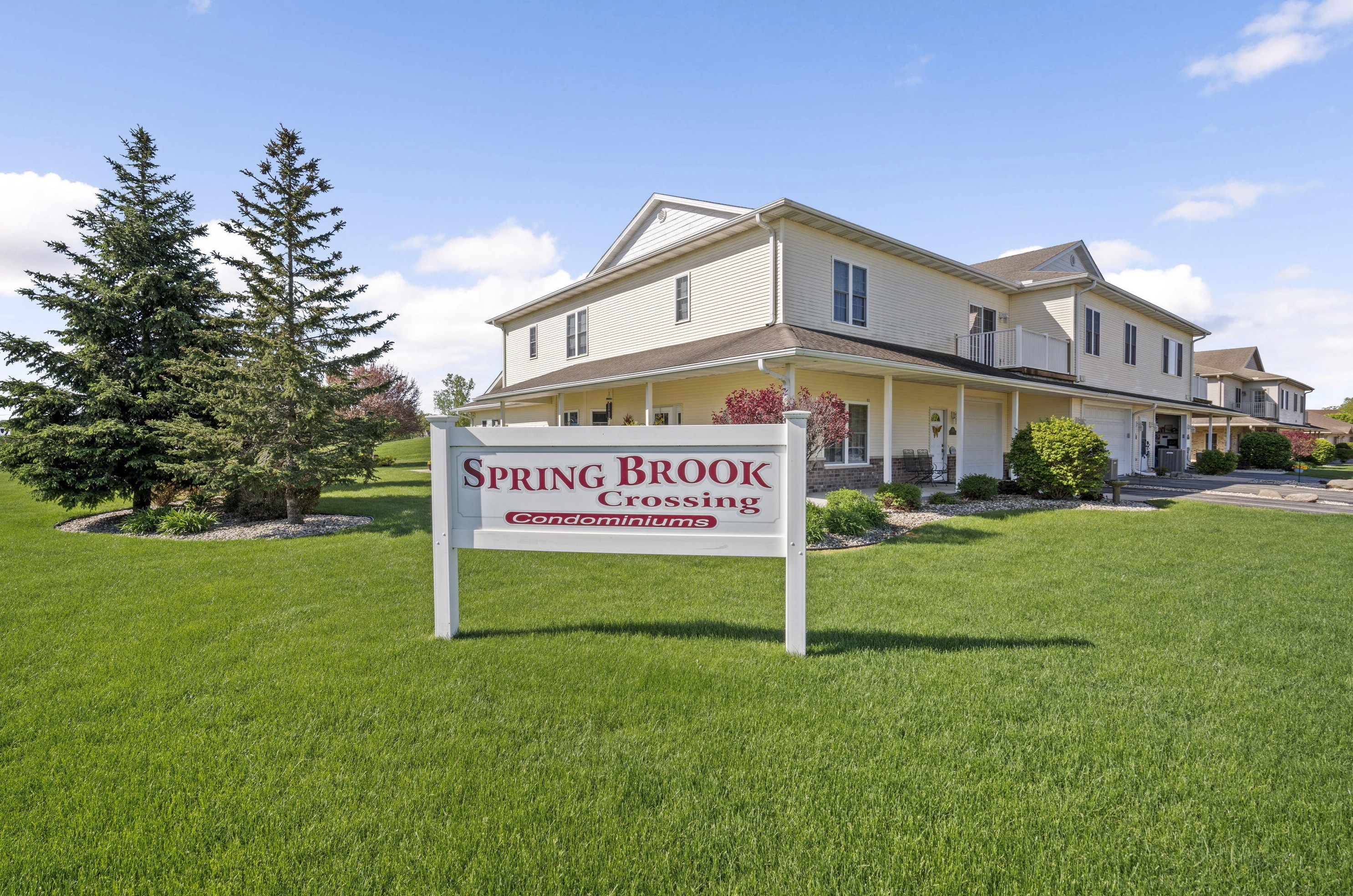 1073 Pine St, Lyons WI  53105-2346 exterior
