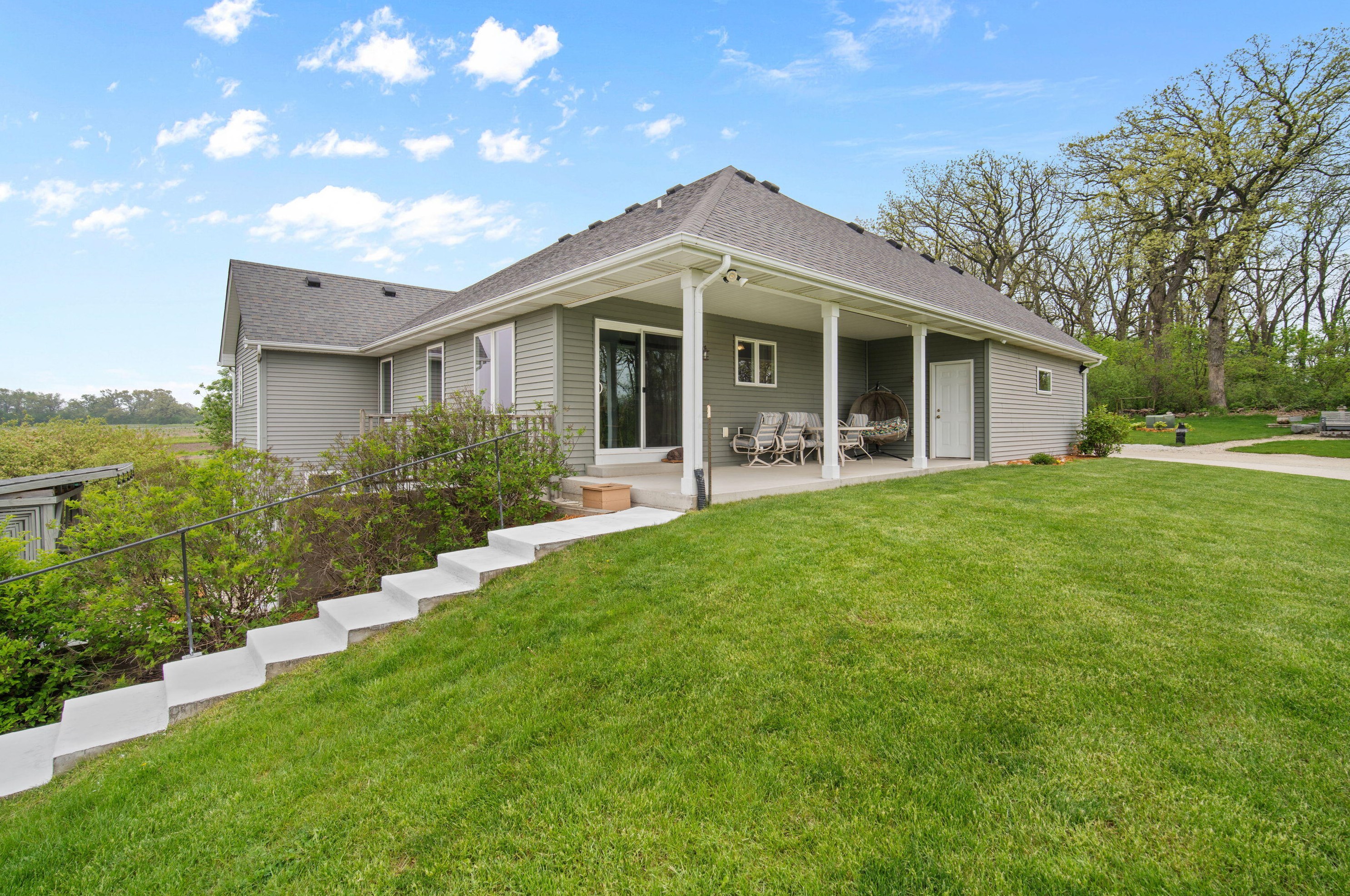 15714 Braun Rd, Sturtevant WI 53177-9433 exterior