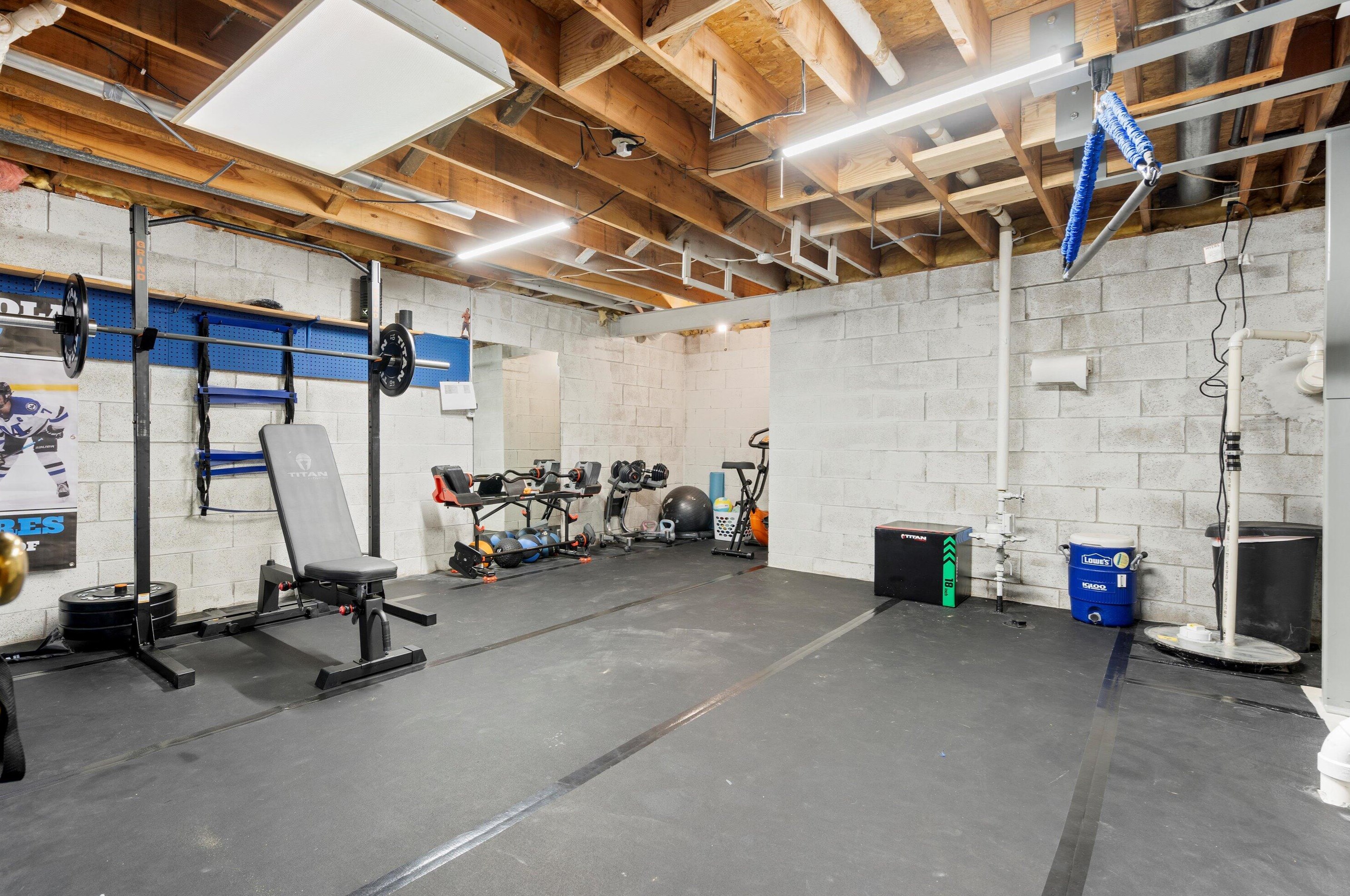 8122 97 Ct, Milwaukee WI 53224-2996 exterior