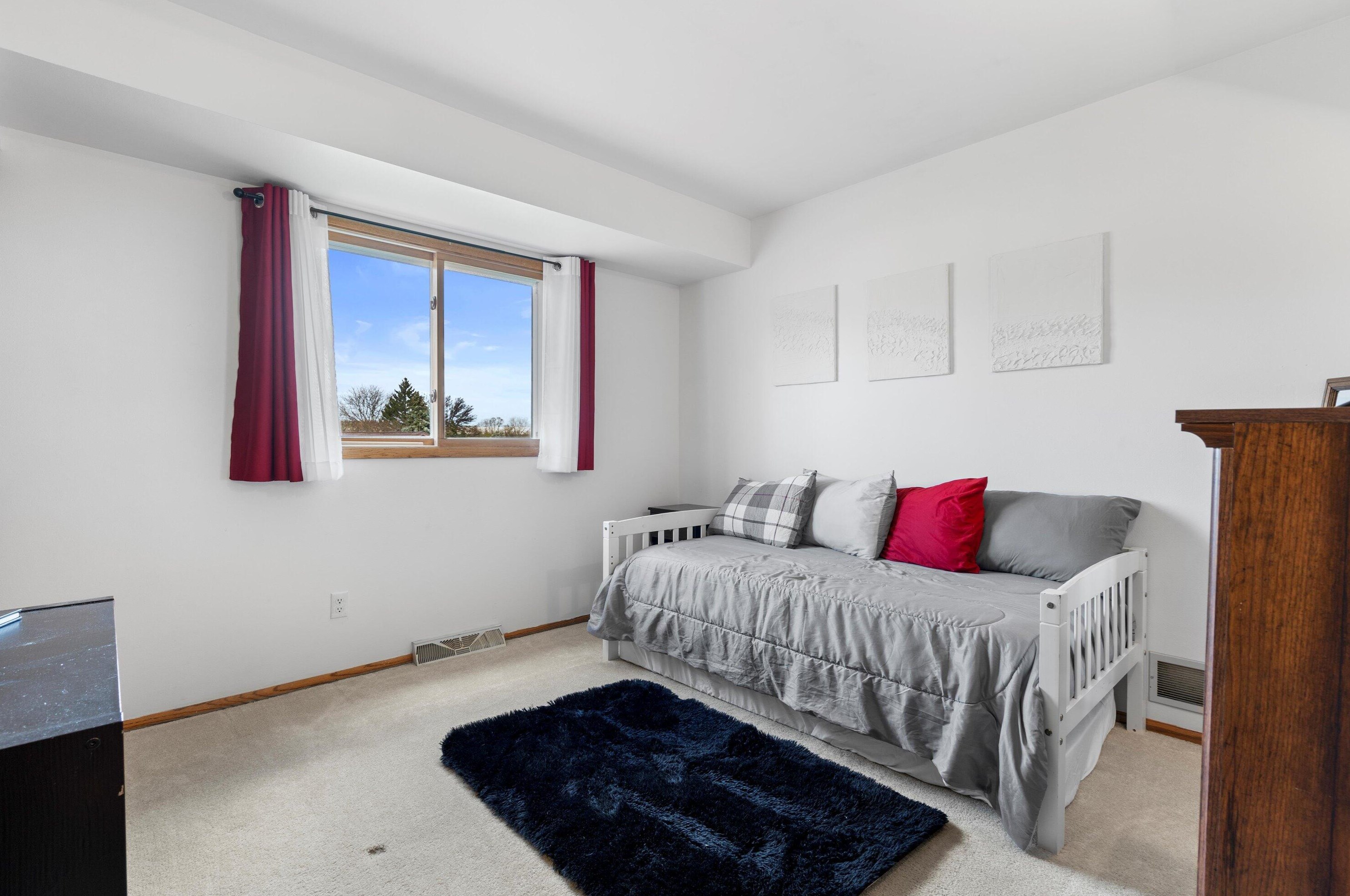 8122 97 Ct, Milwaukee WI 53224-2996 exterior