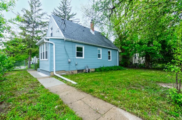 5680 60th St, Milwaukee WI  53218-2428 exterior