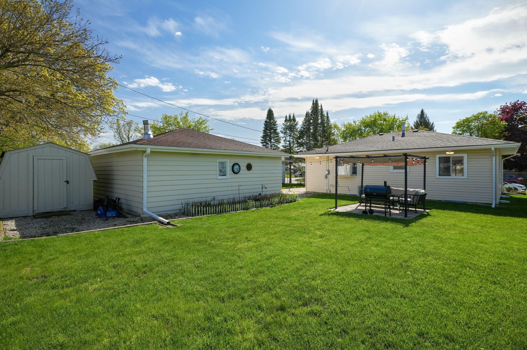 8643 16th Ave, Kenosha WI  53143-6405 exterior