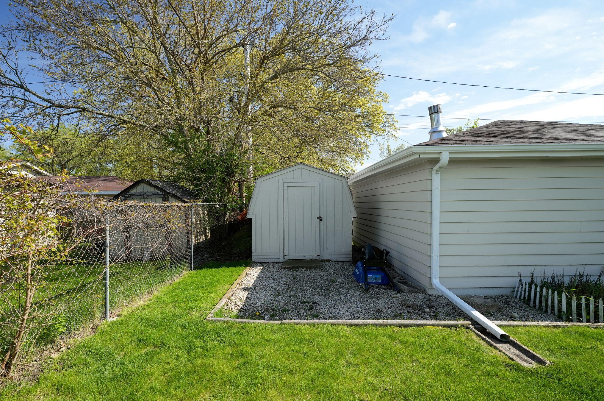 8643 16th Ave, Kenosha WI  53143-6405 exterior