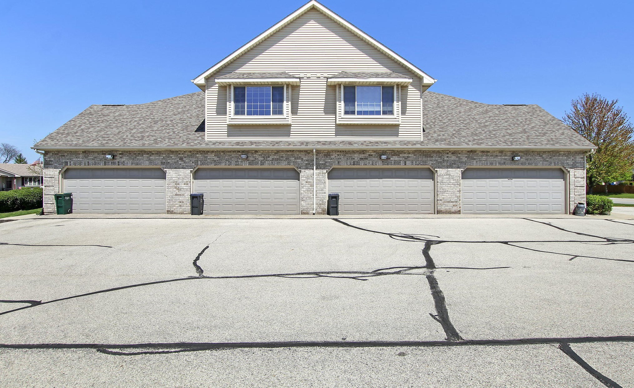 1426 Sunnyslope Dr, Racine WI  53406-2689 exterior