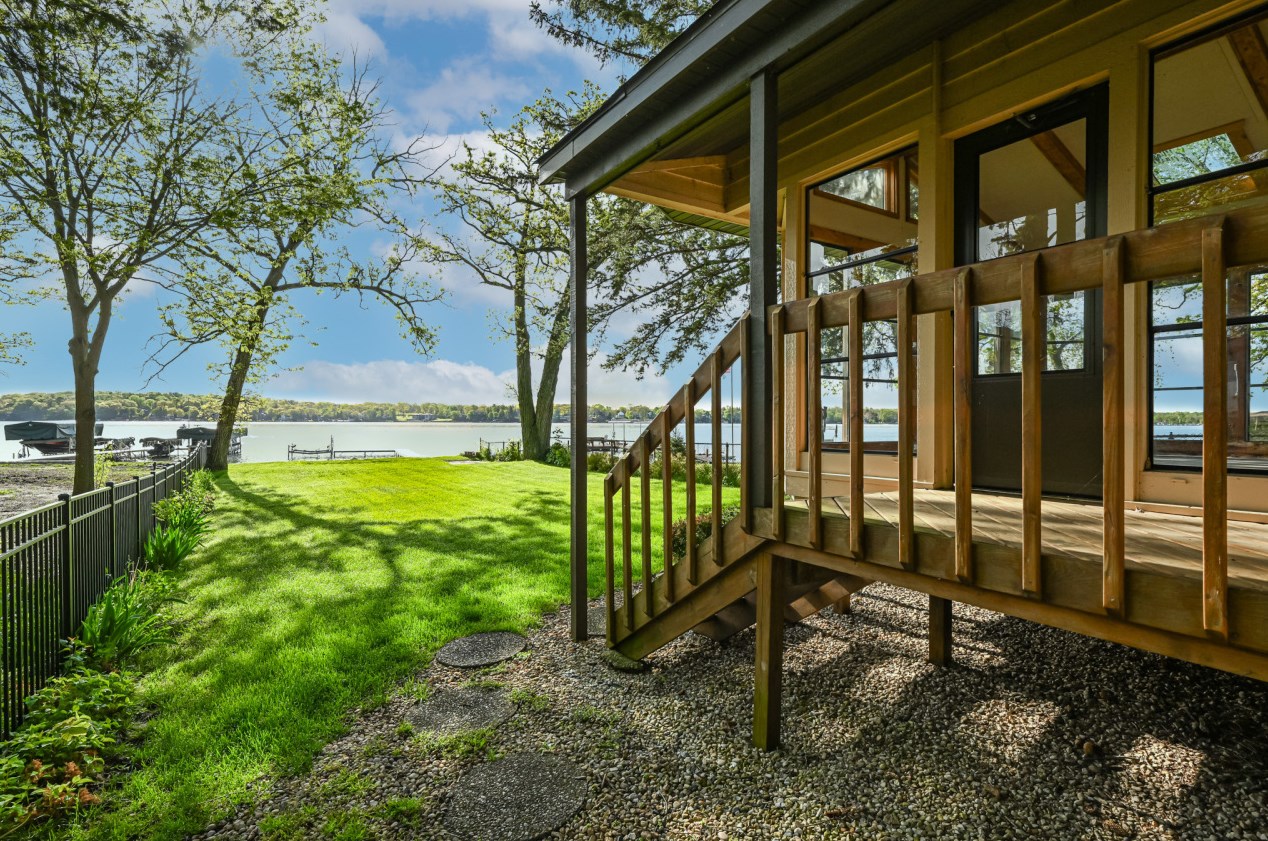2326 Haerle Ave, Twin Lakes, WI 53181-9764