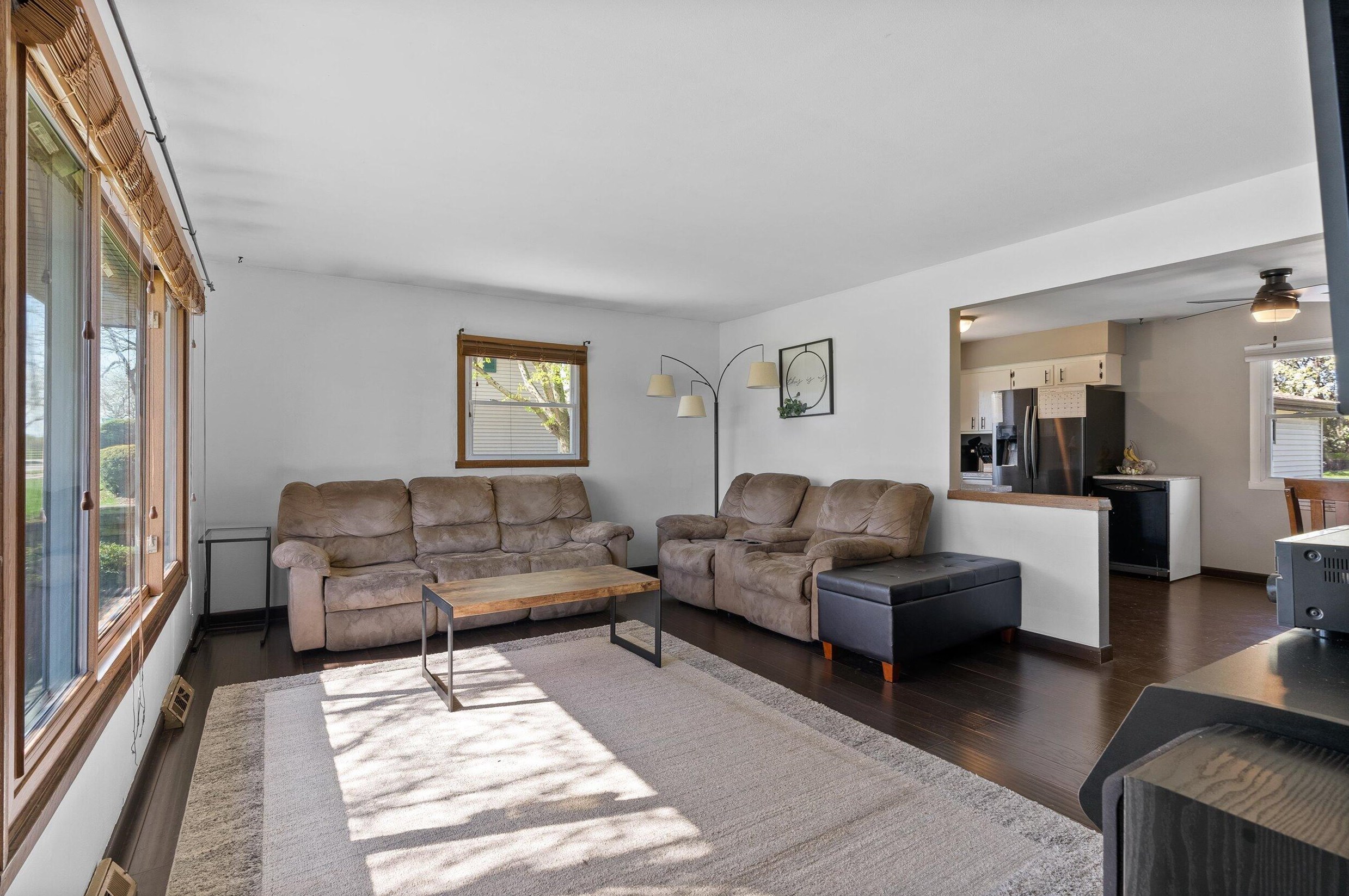 10065 S Cindy Ln, Oak Creek, WI 53154