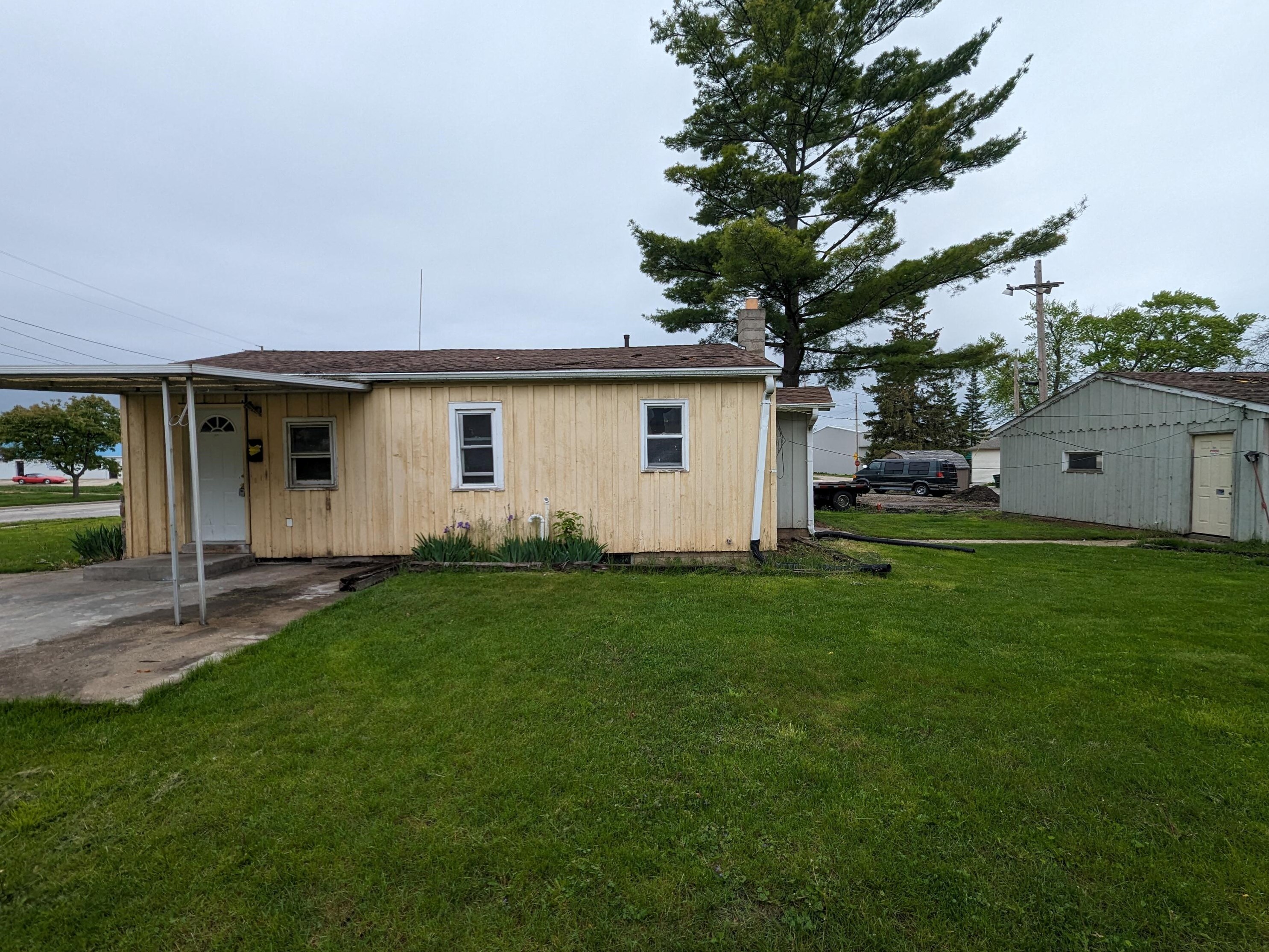 2839 96th St, Sturtevant, WI 53177-2411