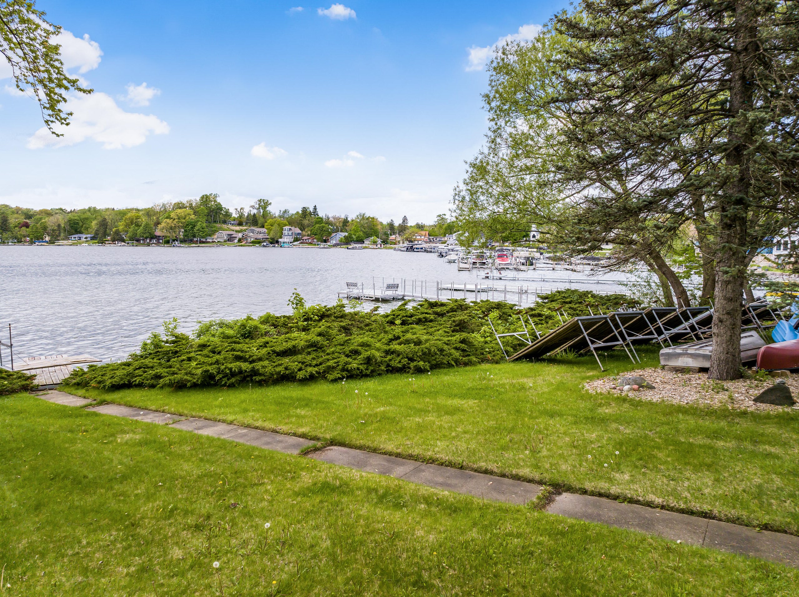 703 Wilmot Ave, Twin Lakes, WI 53181-9546