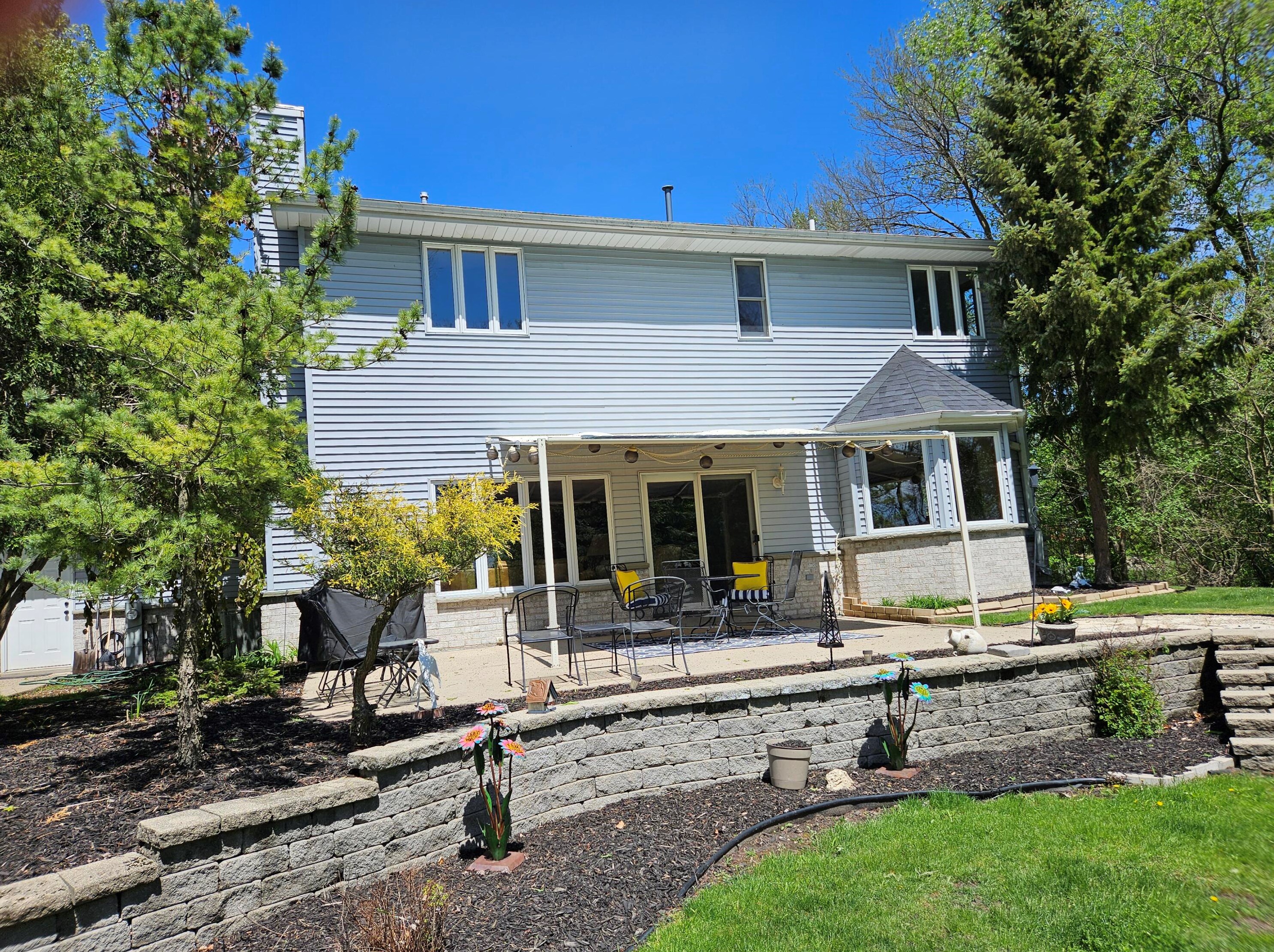 7329 Wind Lake Rd, Waterford, WI 53185-1509