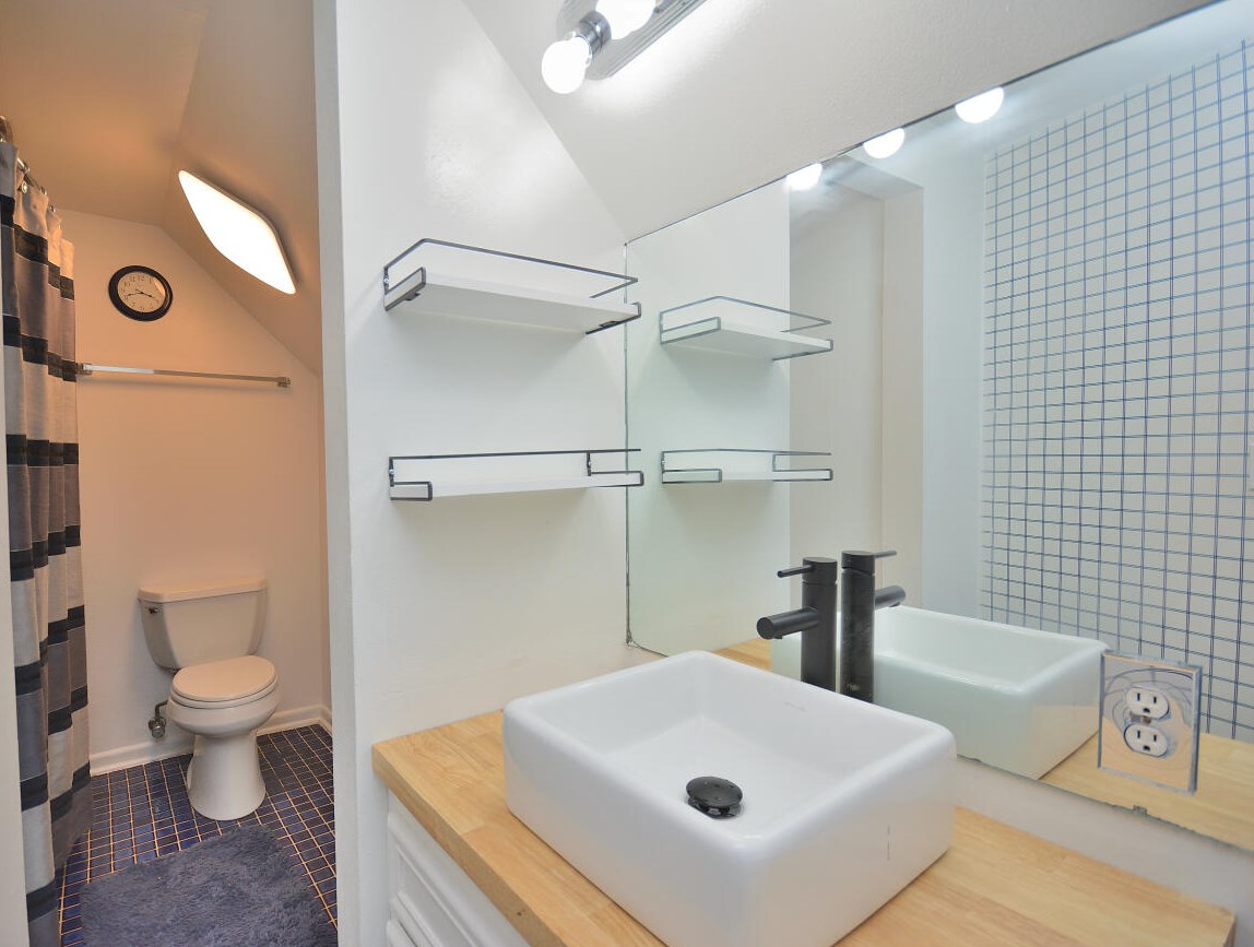 3743 54 Blvd, Milwaukee WI 53216-2835 exterior