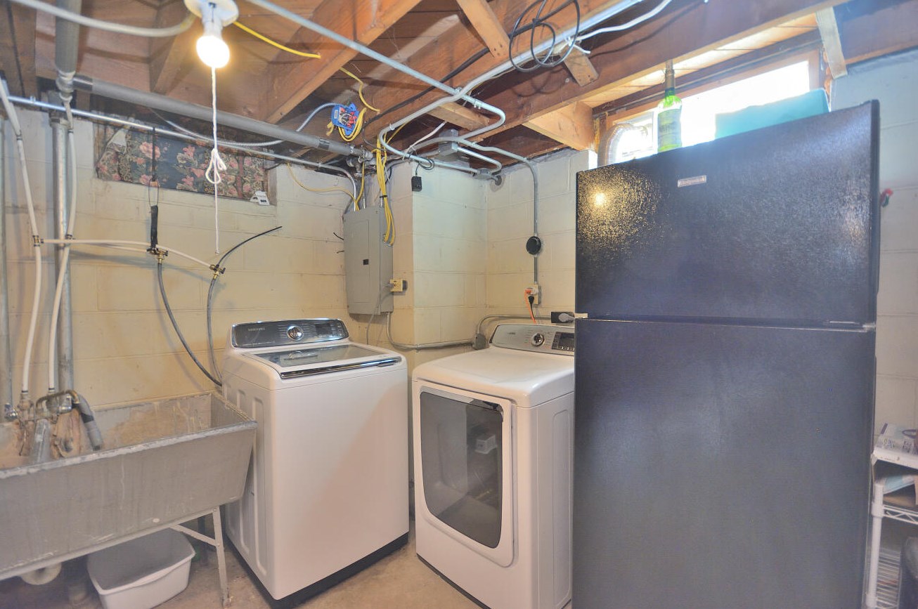 3743 54 Blvd, Milwaukee WI 53216-2835 exterior