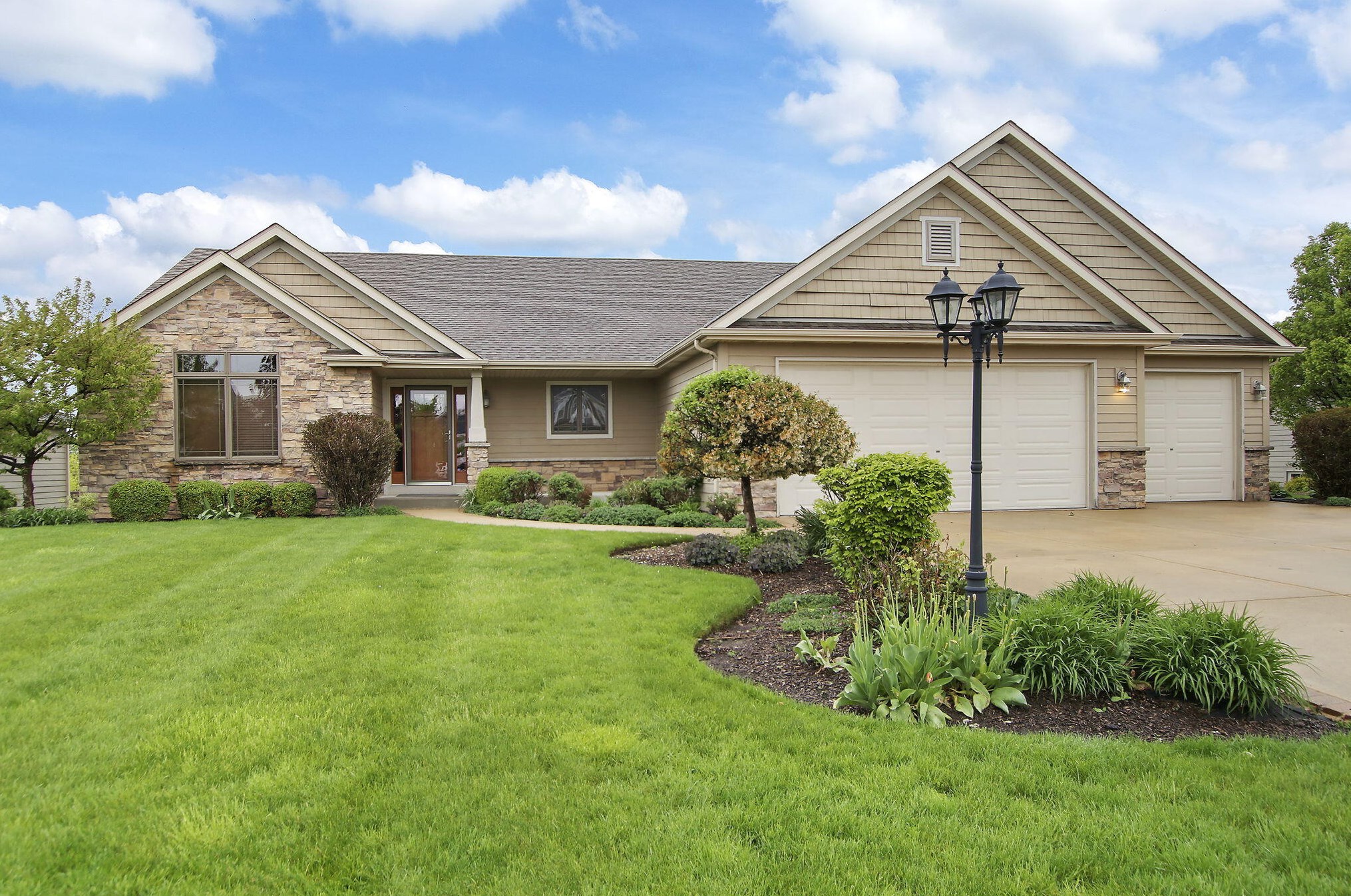 8472 94th Ave, Kenosha, WI 53158