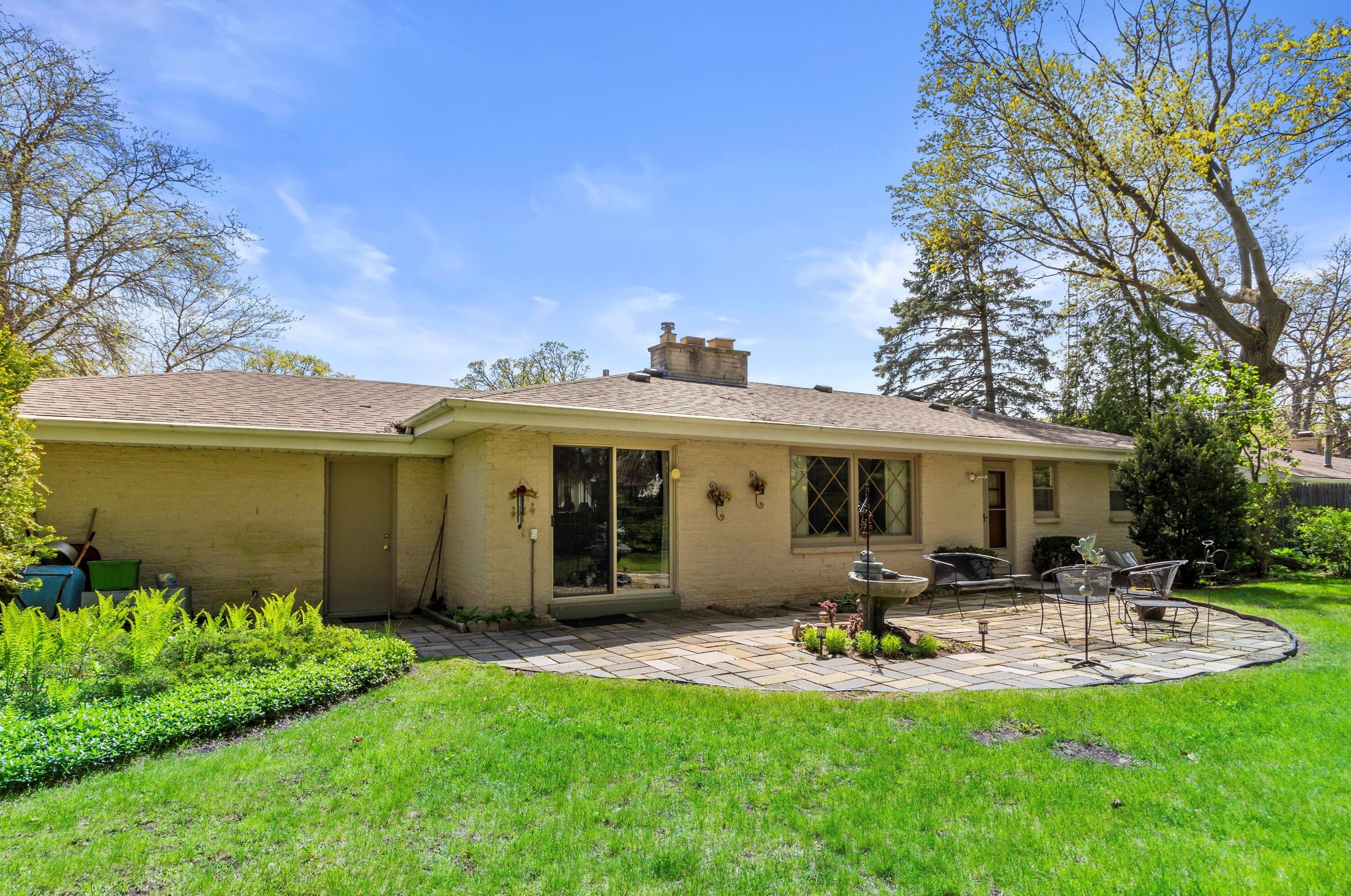 4602 83 St, Kenosha WI 53142-2015 exterior