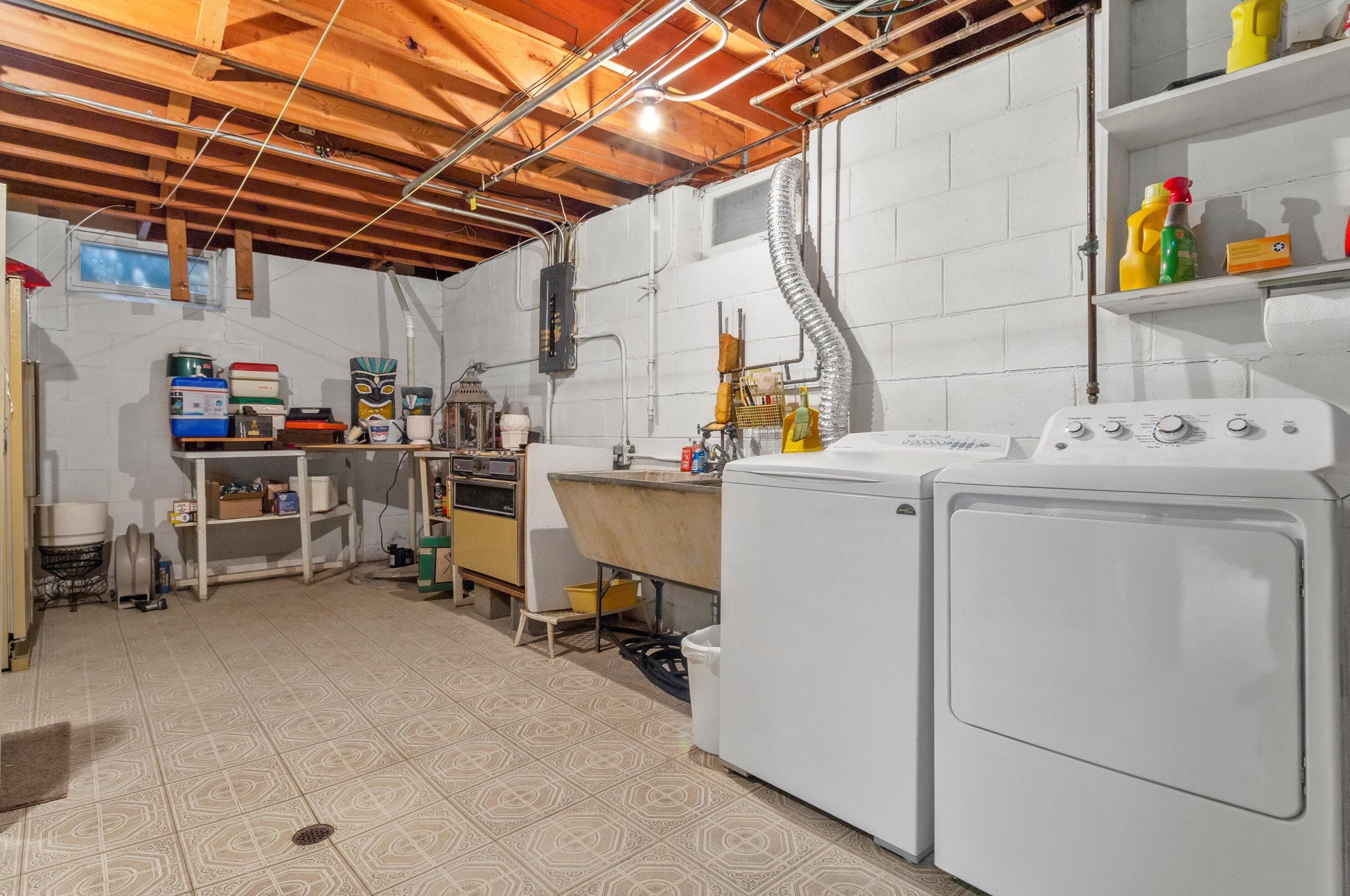 4602 83 St, Kenosha WI 53142-2015 exterior