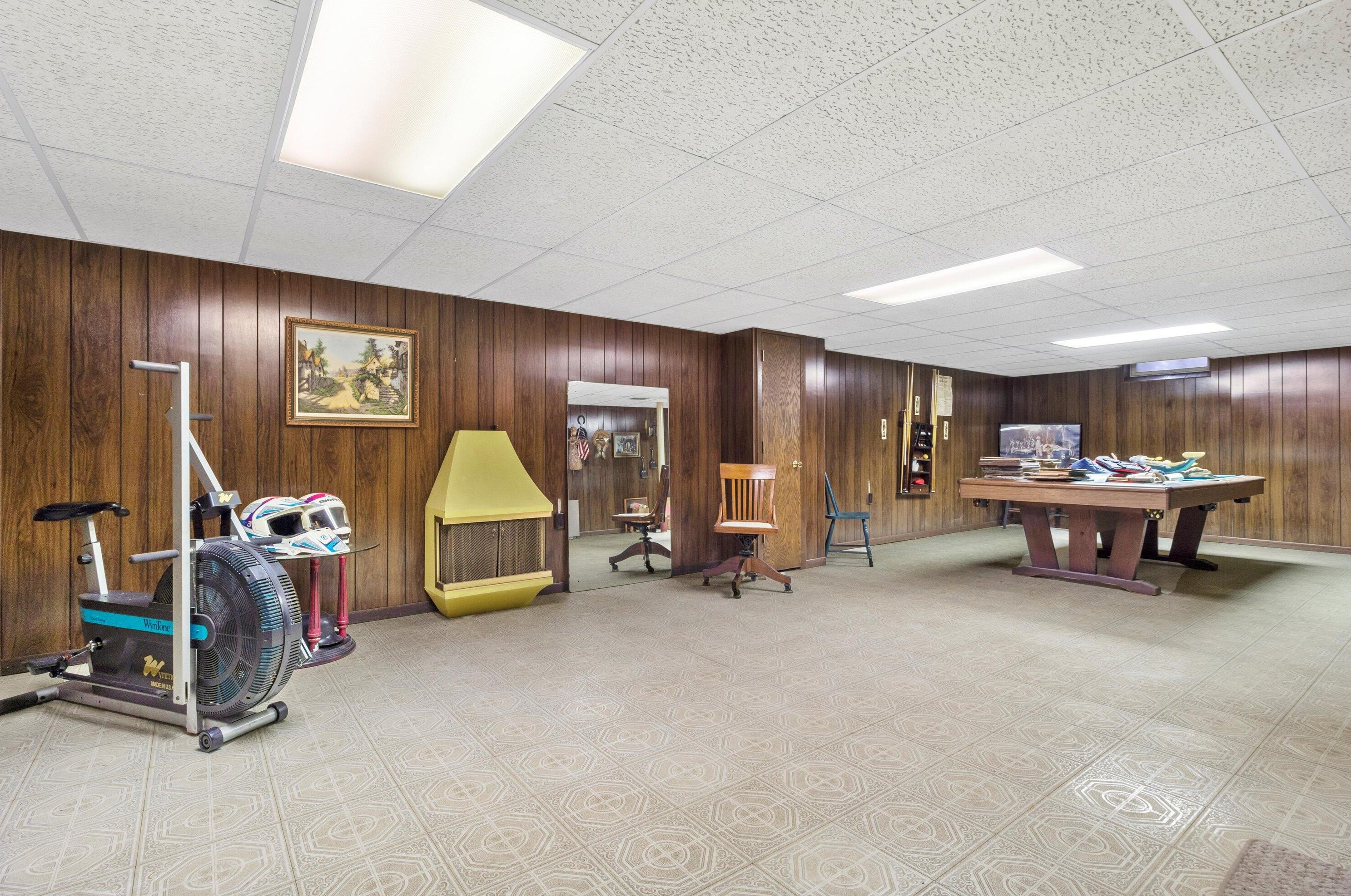 4602 83 St, Kenosha WI 53142-2015 exterior