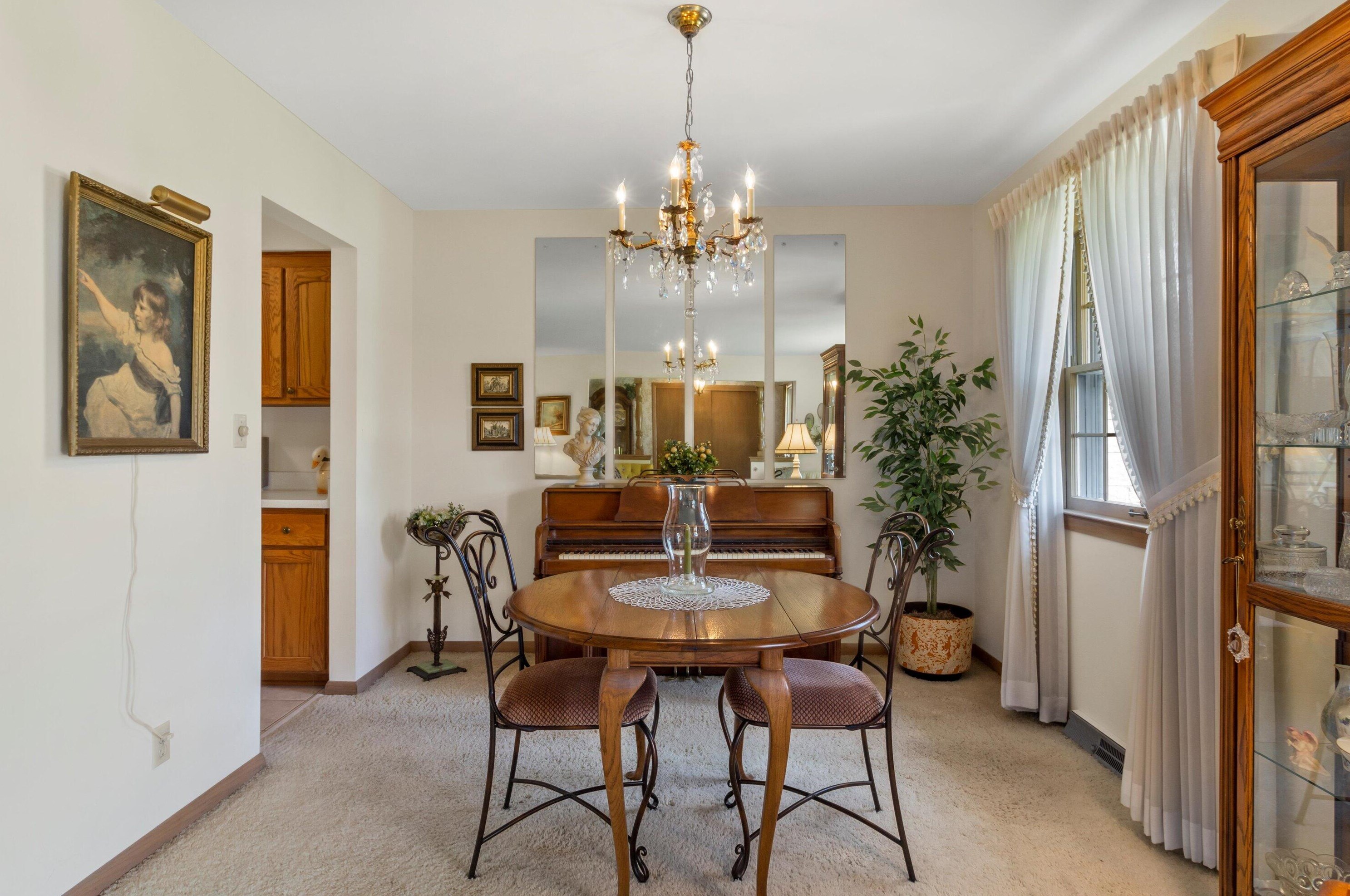 4602 83 St, Kenosha WI 53142-2015 exterior