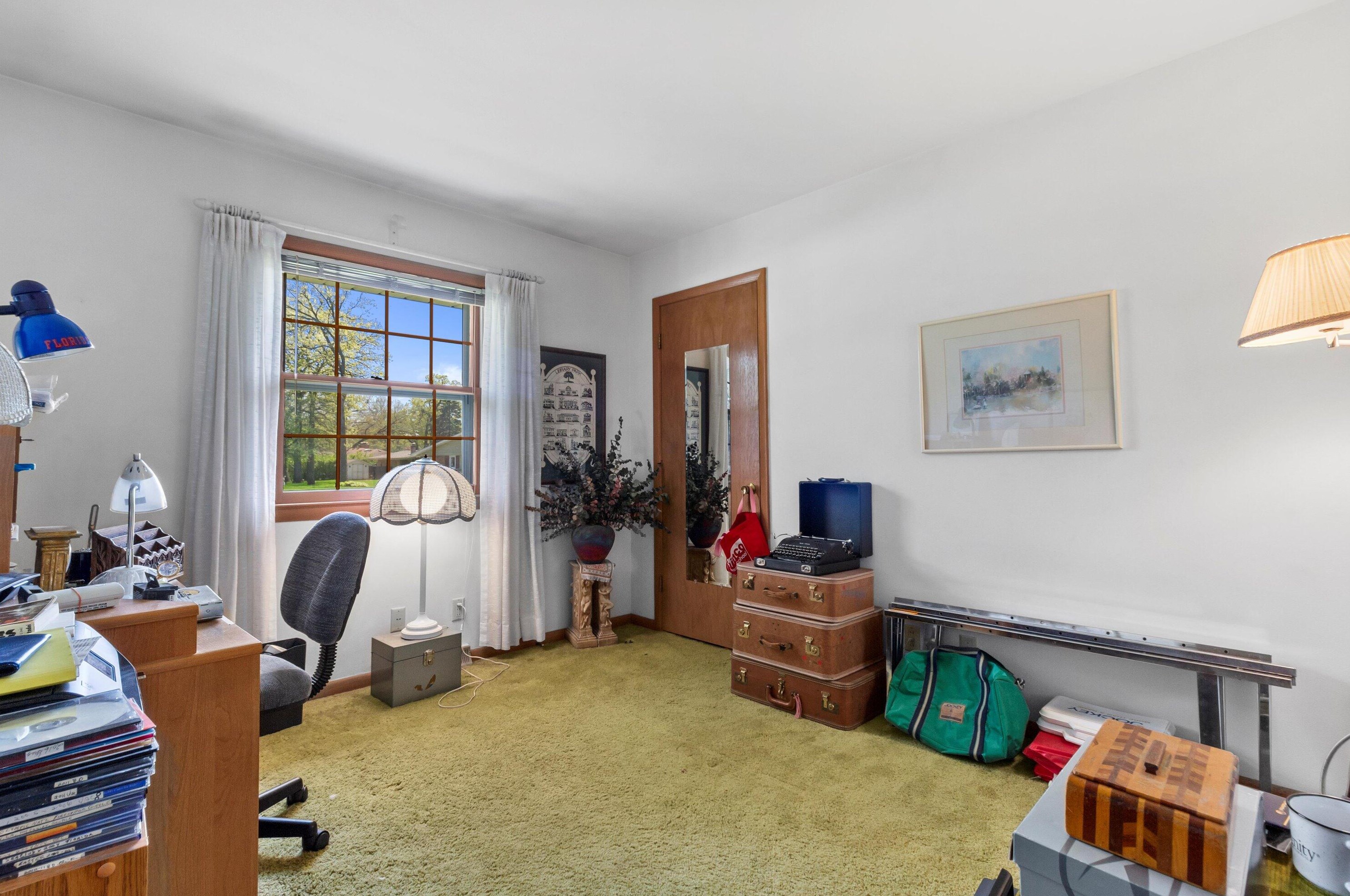 4602 83 St, Kenosha WI 53142-2015 exterior