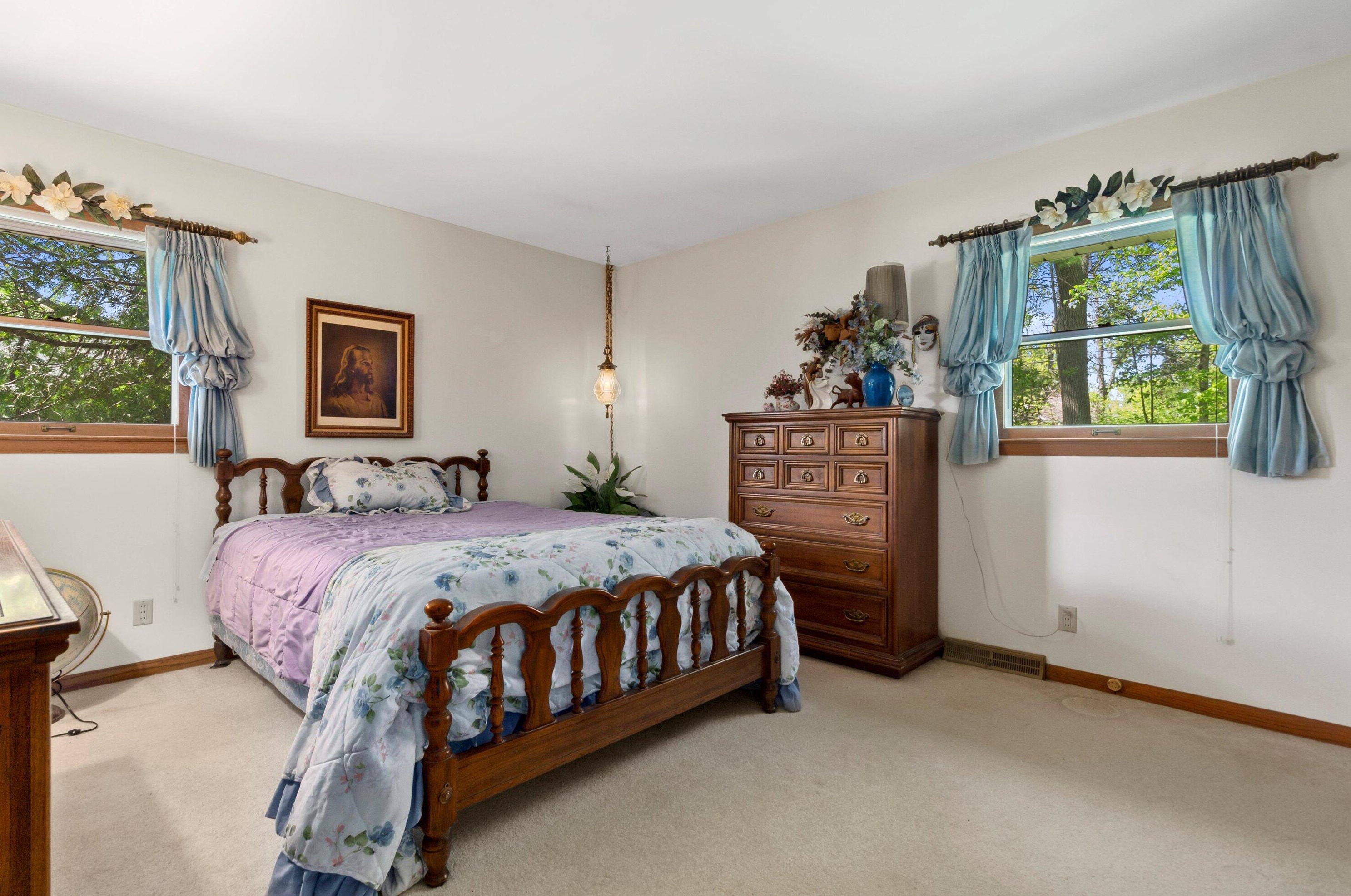 4602 83 St, Kenosha WI 53142-2015 exterior