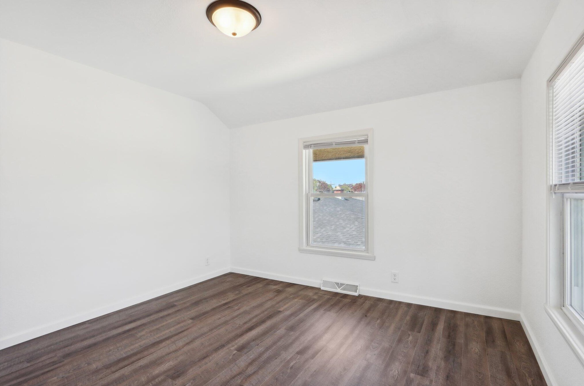 2500 22nd Ave, Kenosha WI 53140-4814 exterior