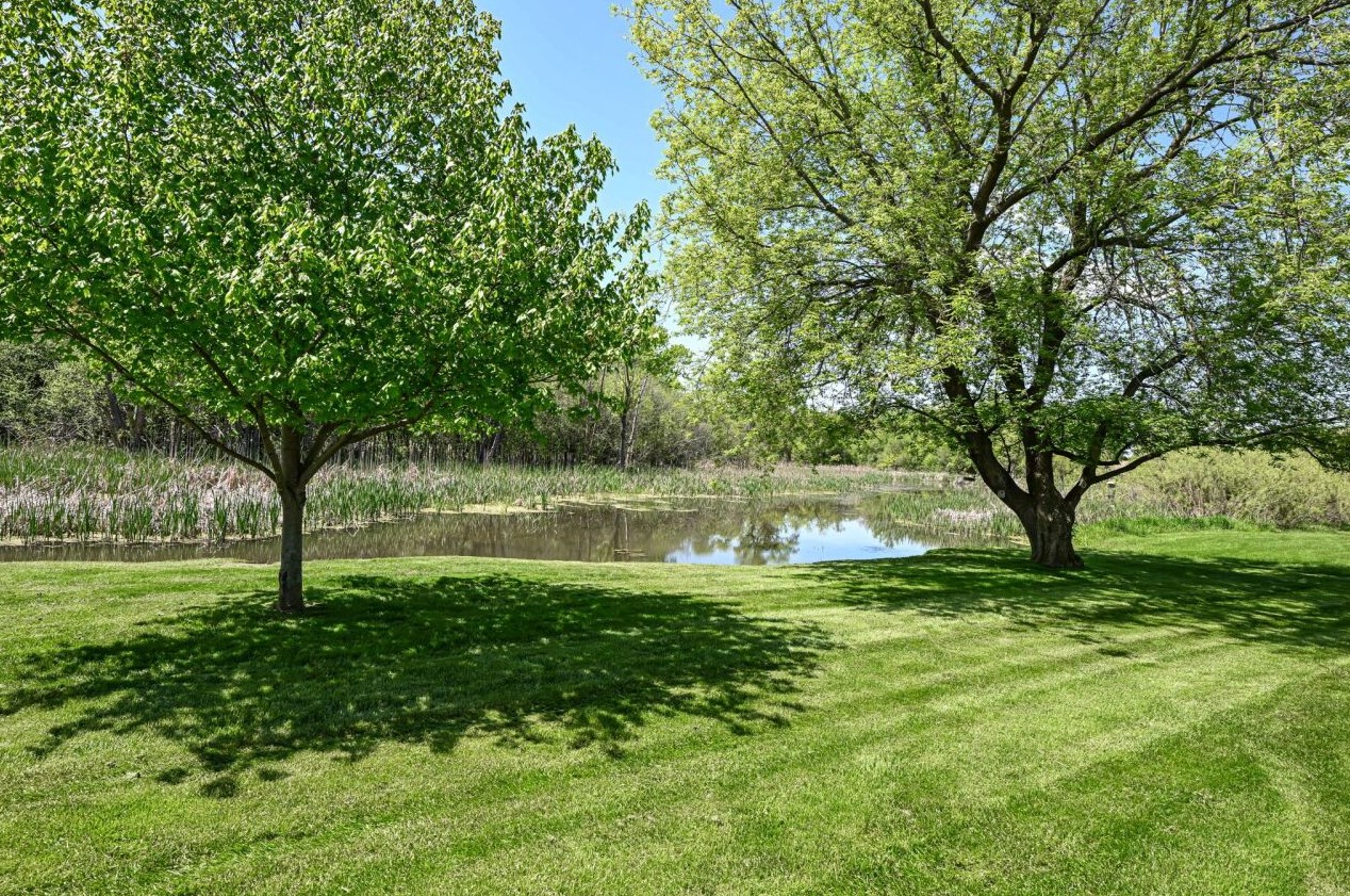 606 Market St, Elkhorn WI  53121-1469 exterior