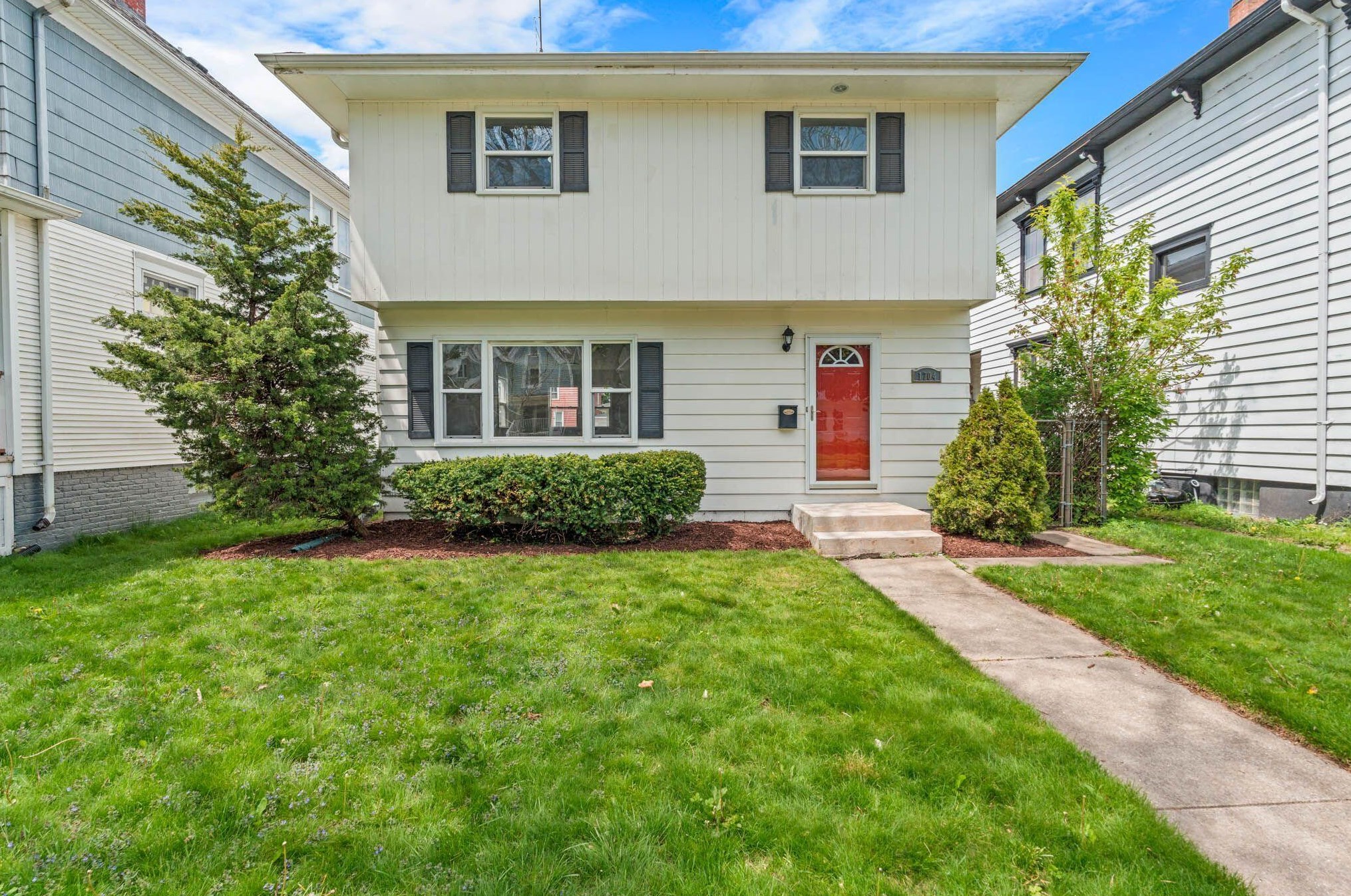 1704 Park Ave, Racine, WI 53403-2761