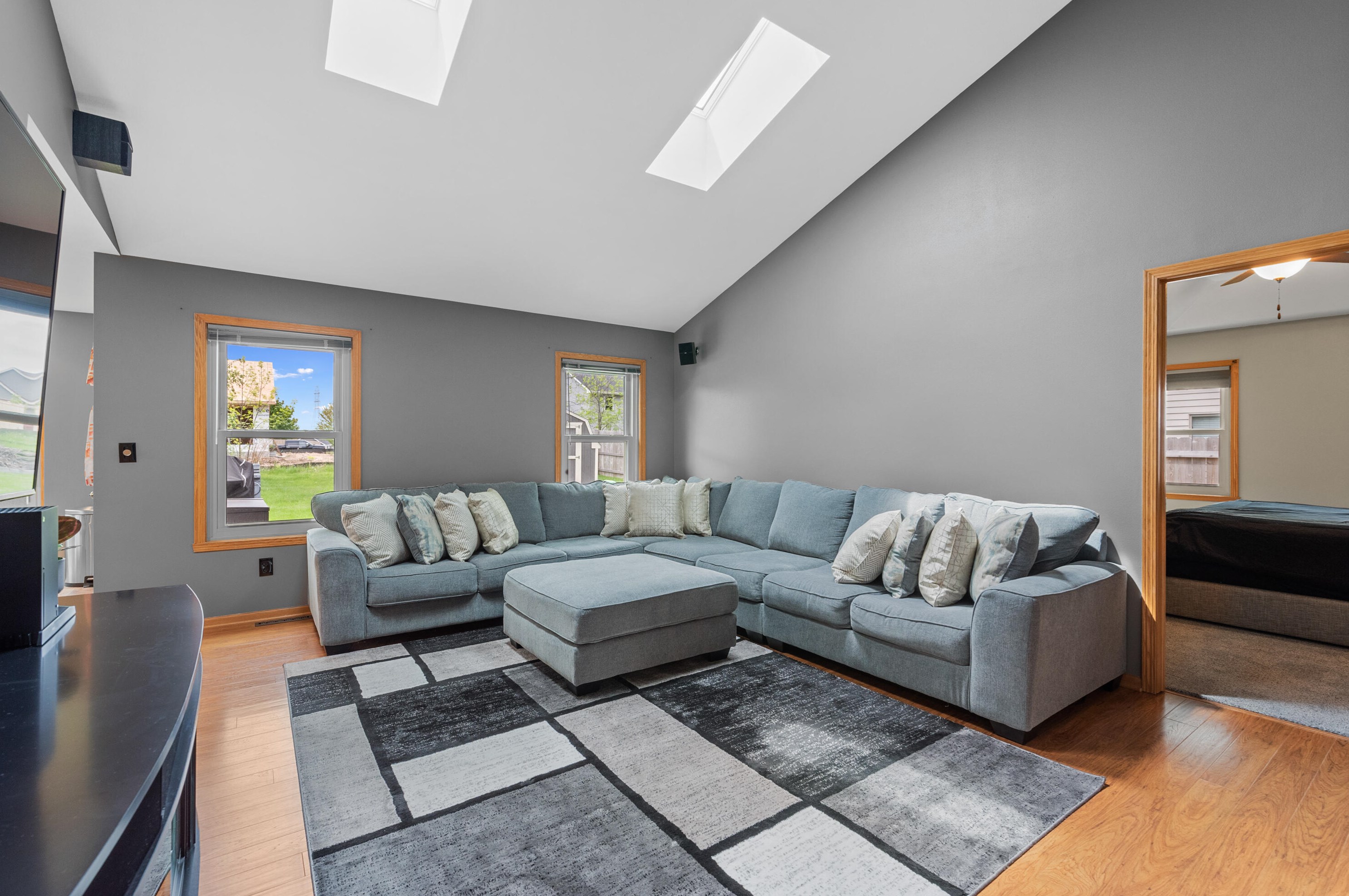6910 Bay Wood Dr, Racine, WI 53402-1368