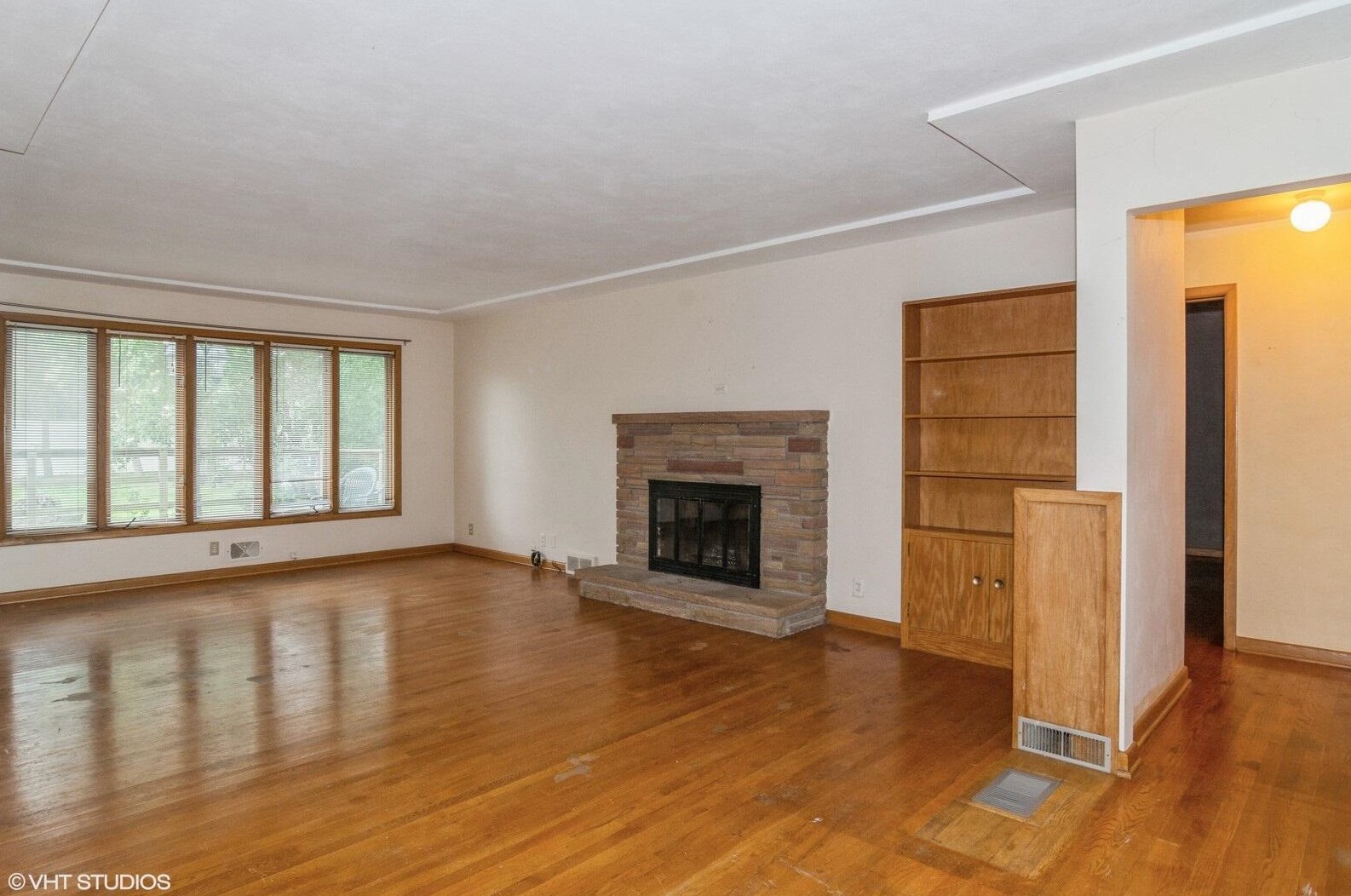 815 Grace St, Waupun, WI 53963-1725