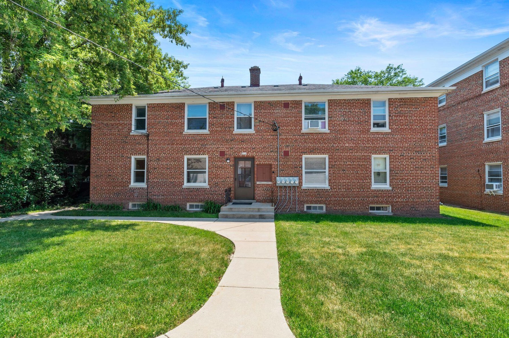 8130 North Ave, Milwaukee, WI 53213-1694