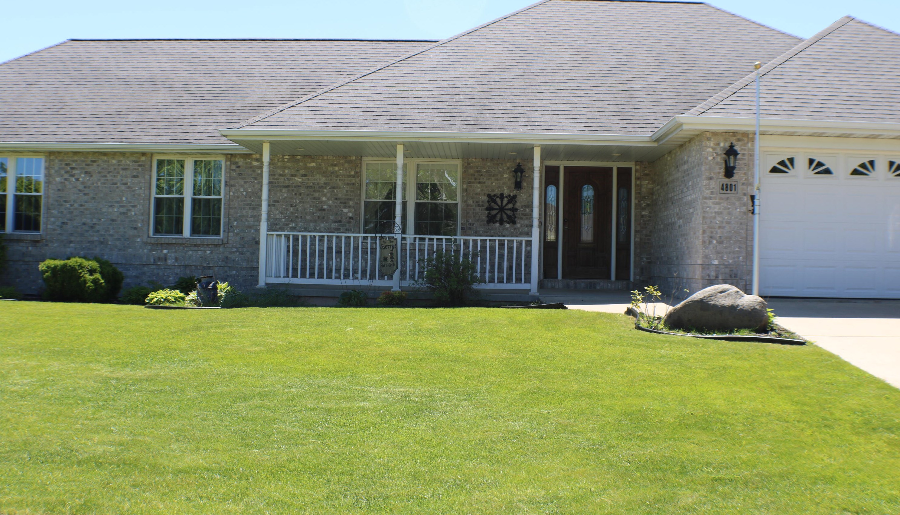 4801 Veranda Ct, Manitowoc WI 54220-8318 exterior