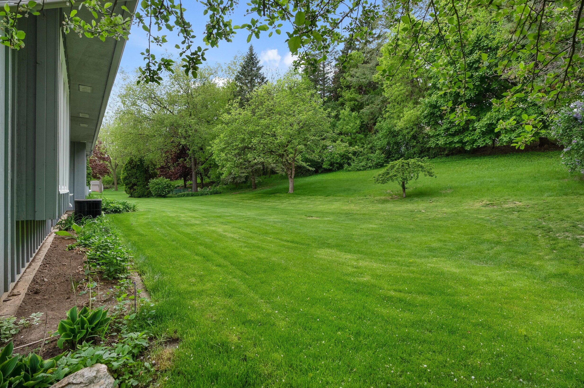 7255 Redwood Rd, Milwaukee WI 53209-2164 exterior