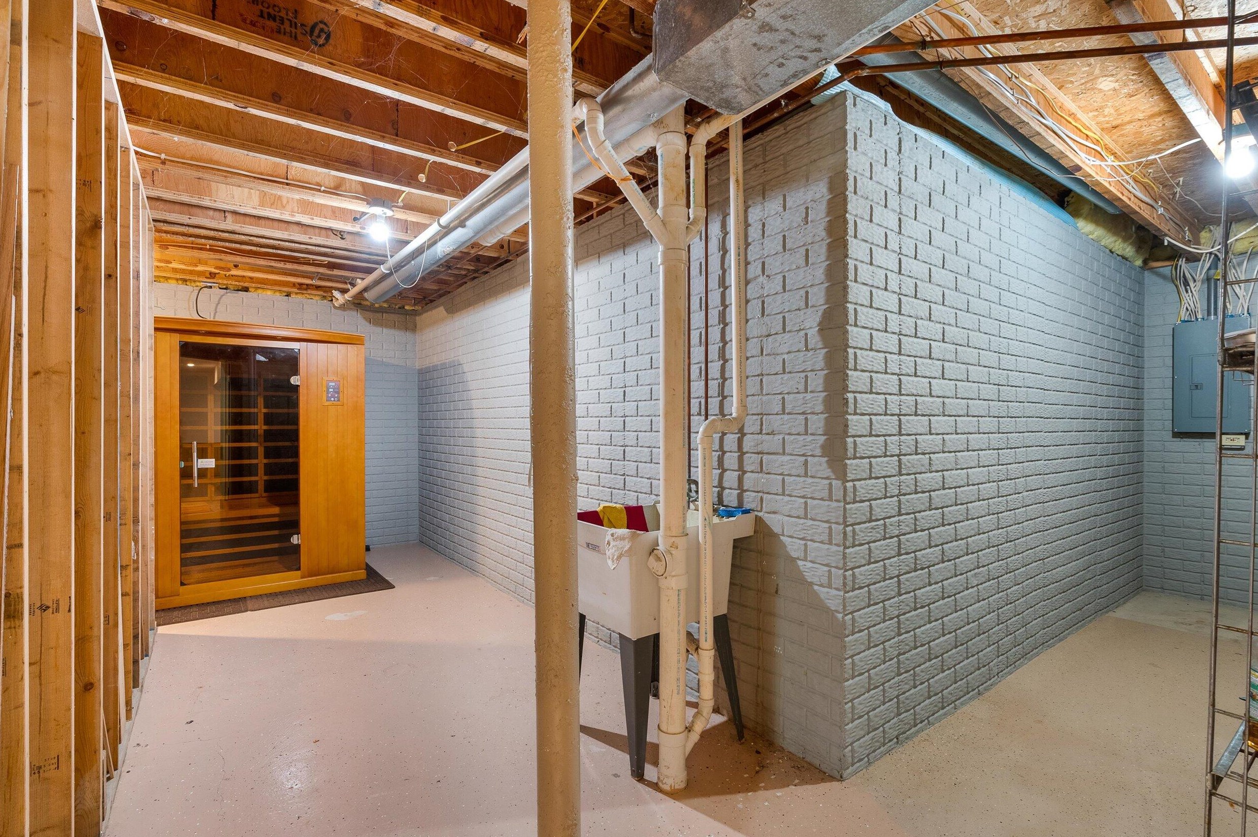 7255 Redwood Rd, Milwaukee WI 53209-2164 exterior