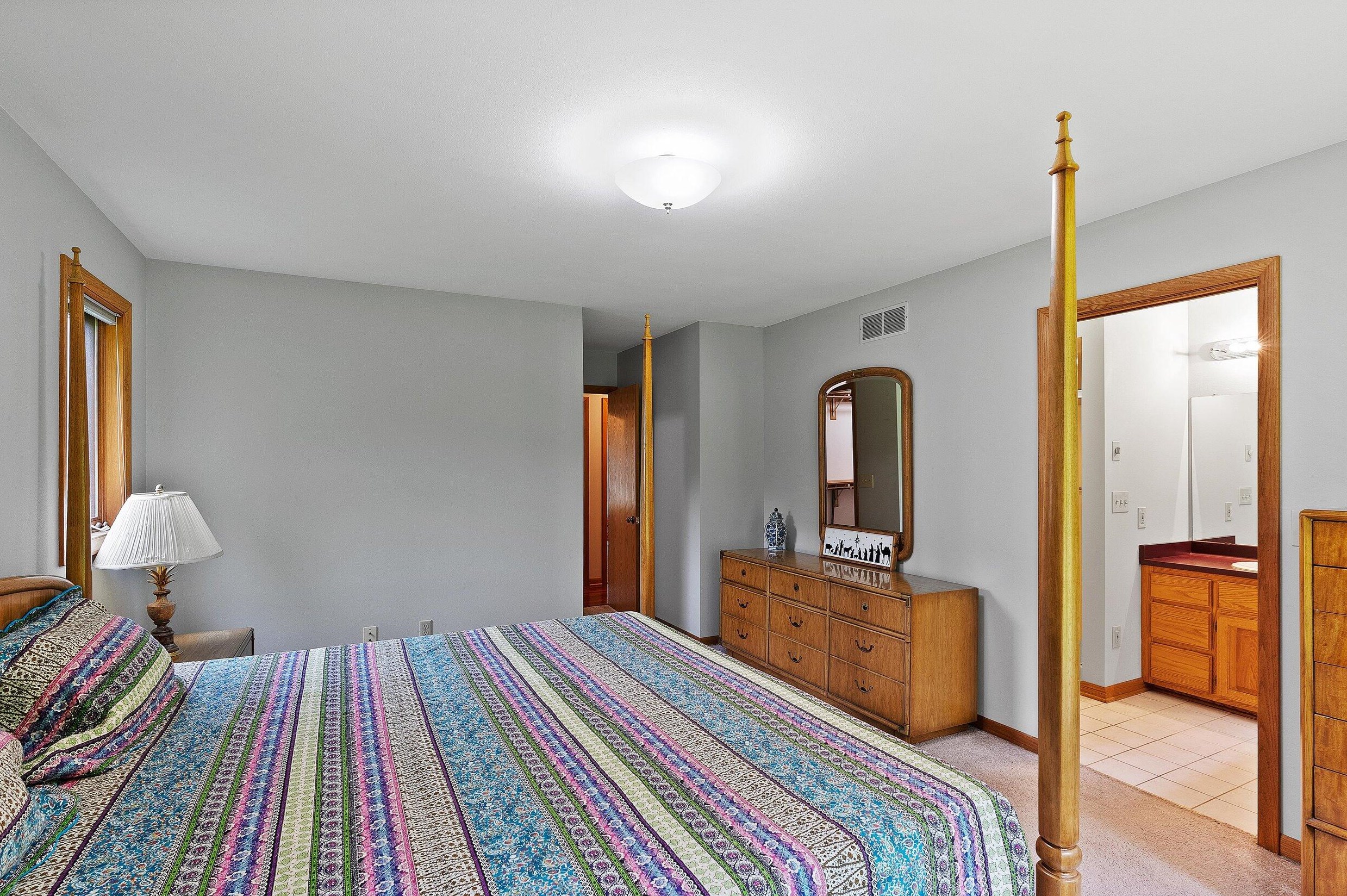 7255 Redwood Rd, Milwaukee WI 53209-2164 exterior