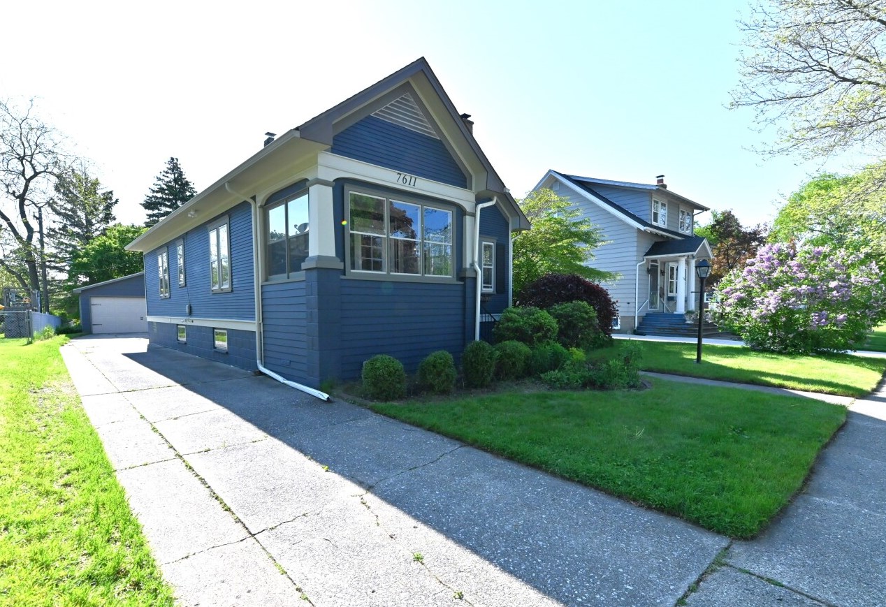 7611 5th Ave, Kenosha, WI 53143