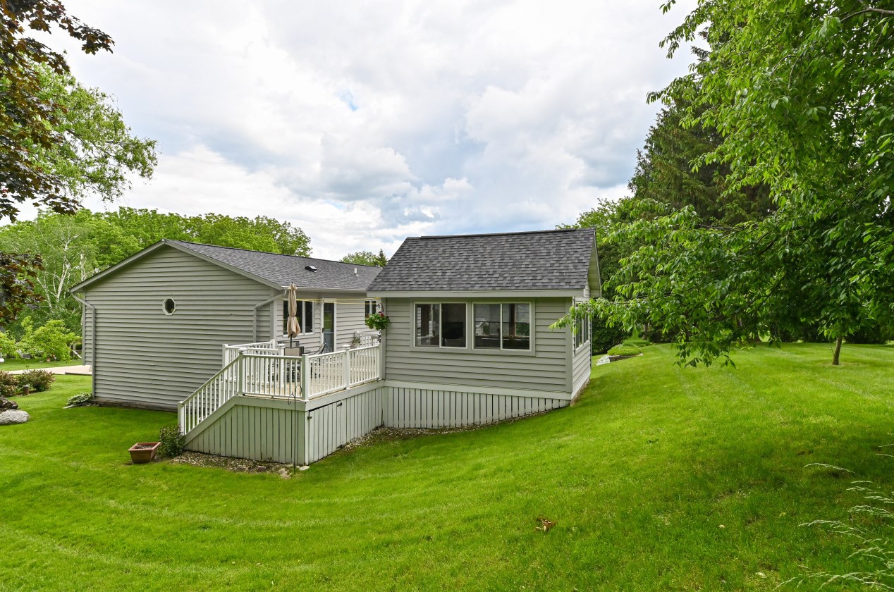 219 Walnut Rd, Twin Lakes, WI 53181-9570