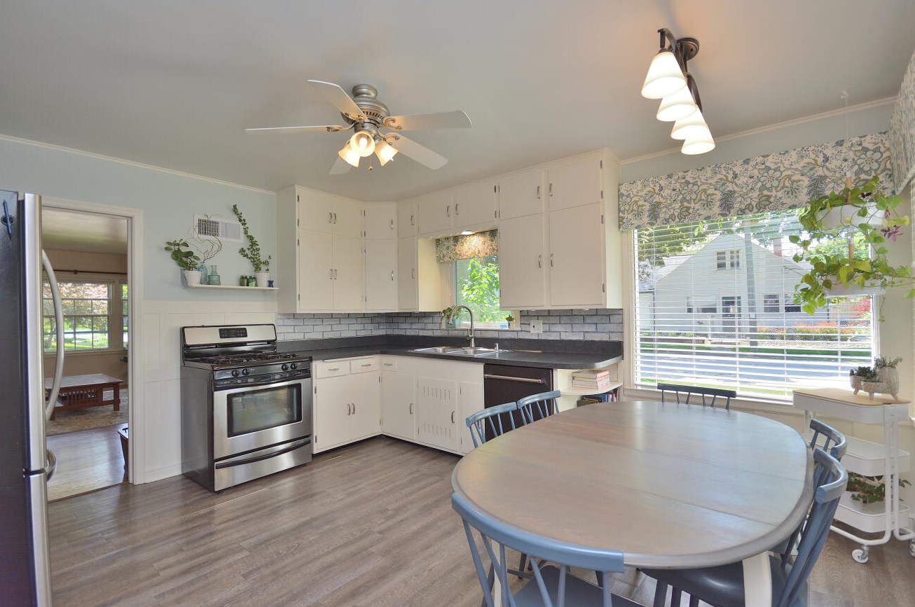 8104 Hadley St, Milwaukee WI 53212-2543 exterior