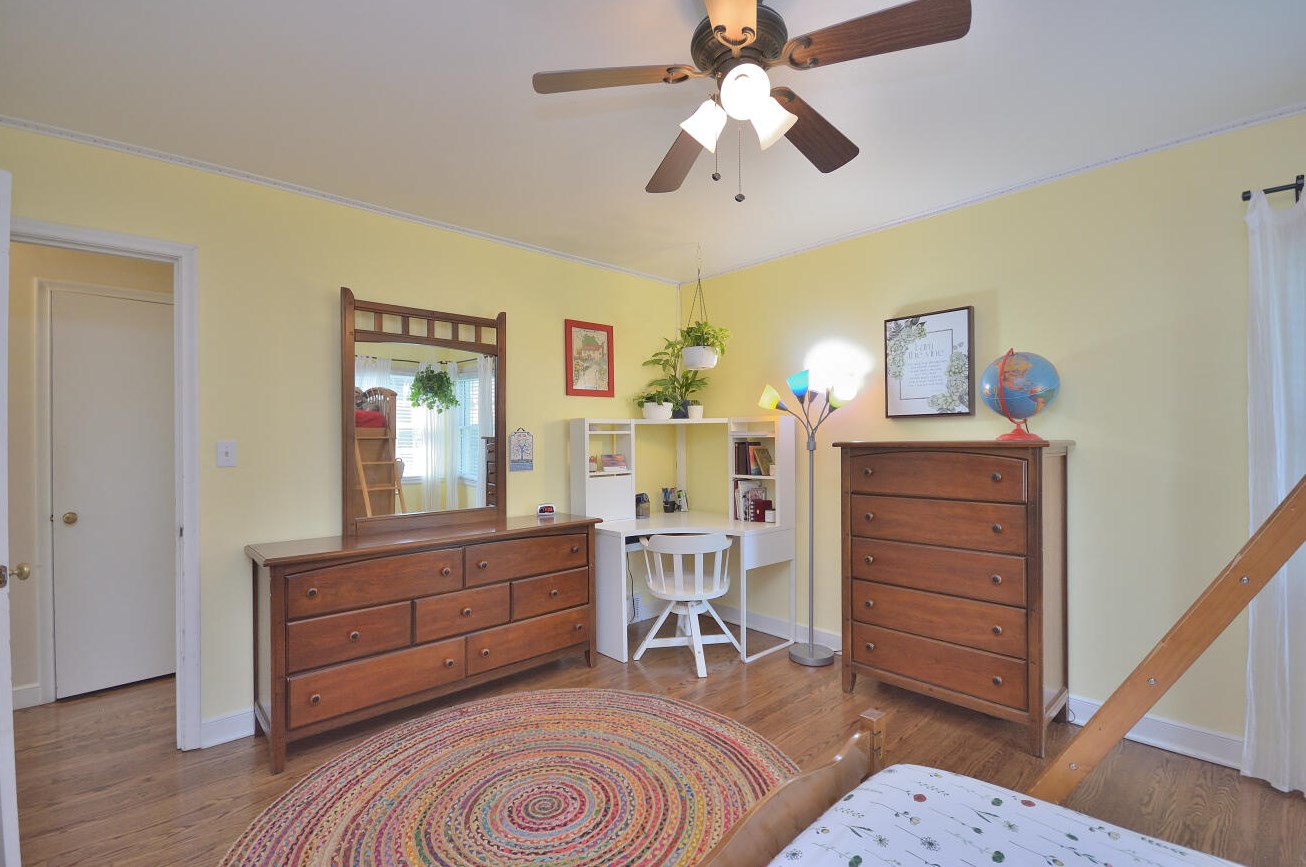 8104 Hadley St, Milwaukee WI 53212-2543 exterior