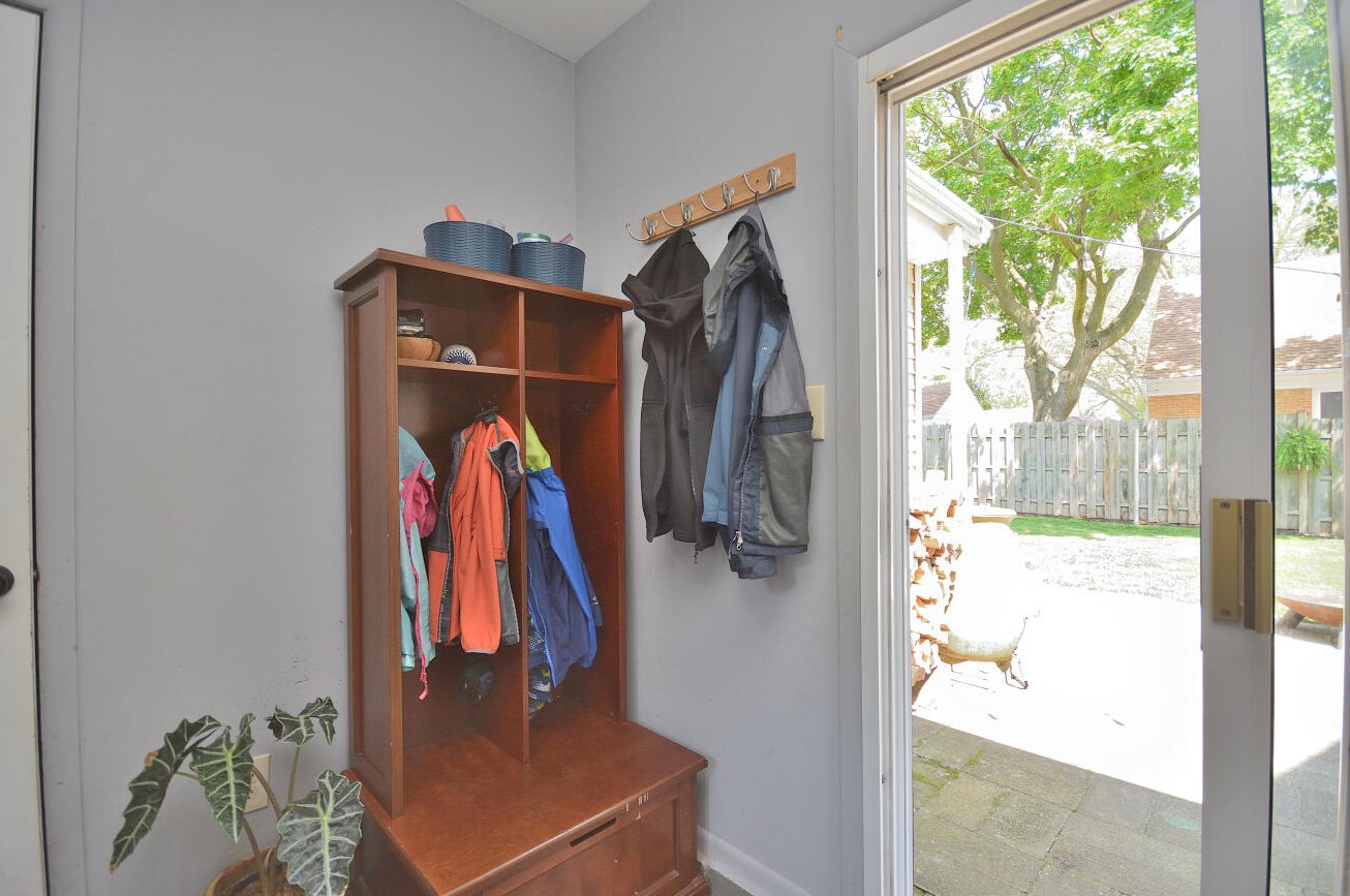 8104 Hadley St, Milwaukee WI 53212-2543 exterior