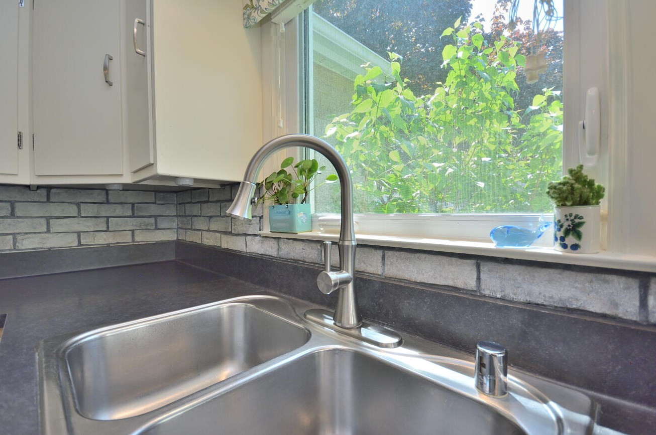 8104 Hadley St, Milwaukee WI 53212-2543 exterior