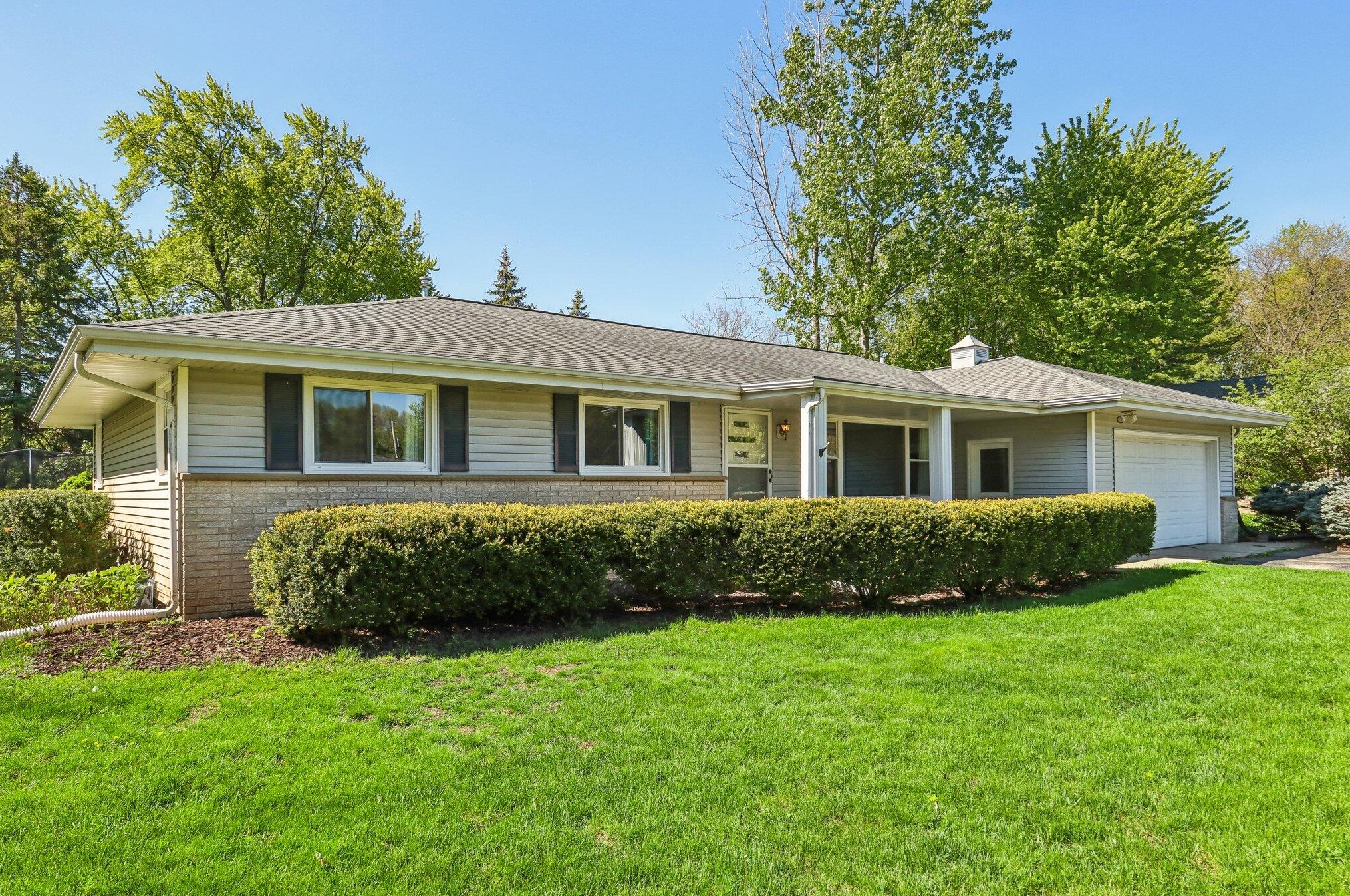 14065 Glendale Ave, Brookfield, WI 53005-1663