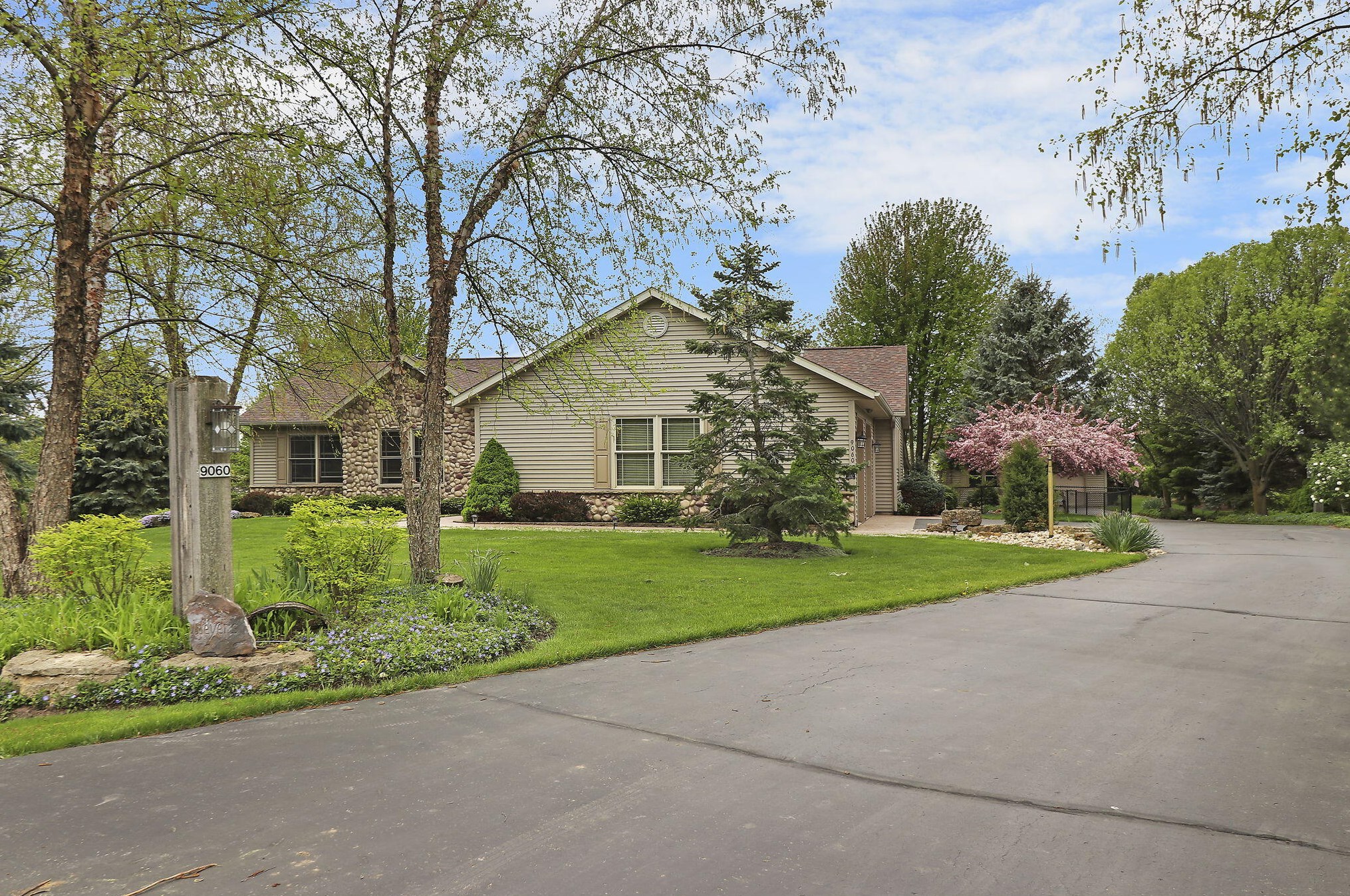 9060 374th Ct, Twin Lakes, WI 53181-9162