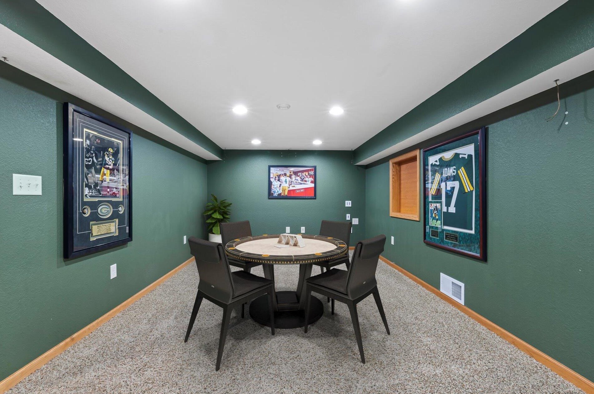 3160 67 Ct, Milwaukee WI 53220-4552 exterior