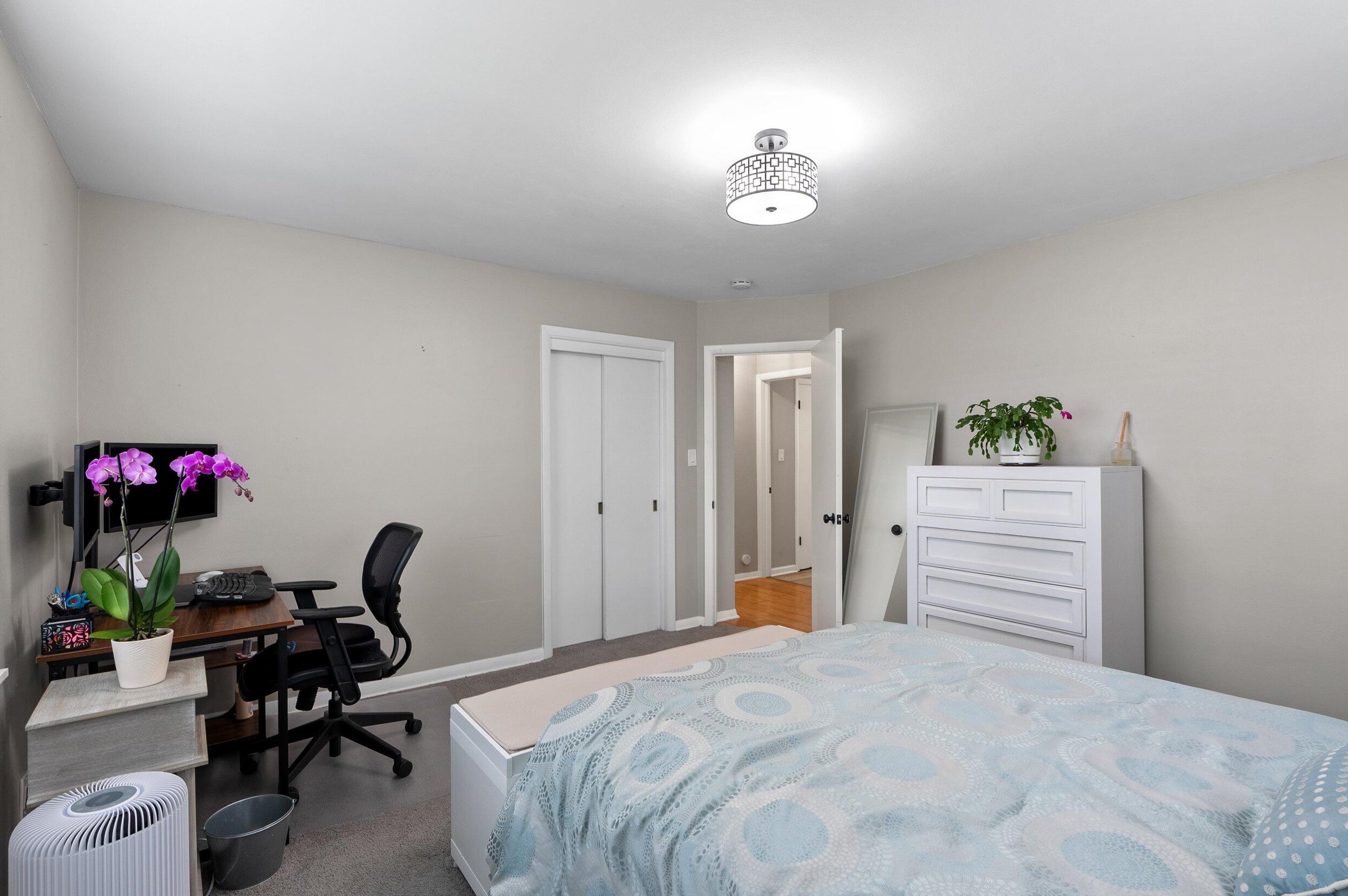 503 112, Milwaukee WI 53226-4132 exterior