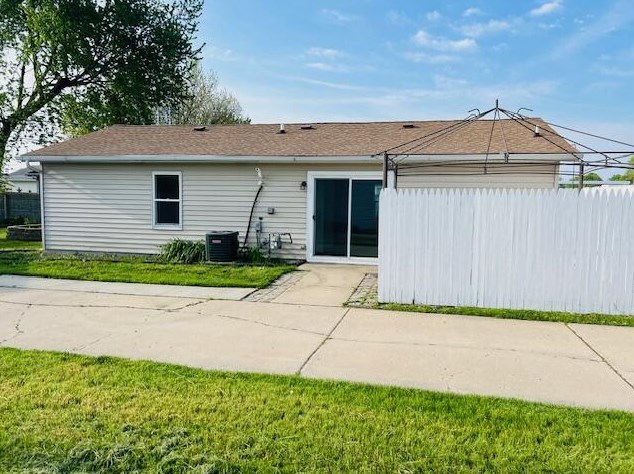 5035 39 Ave, Kenosha WI 53144-2635 exterior