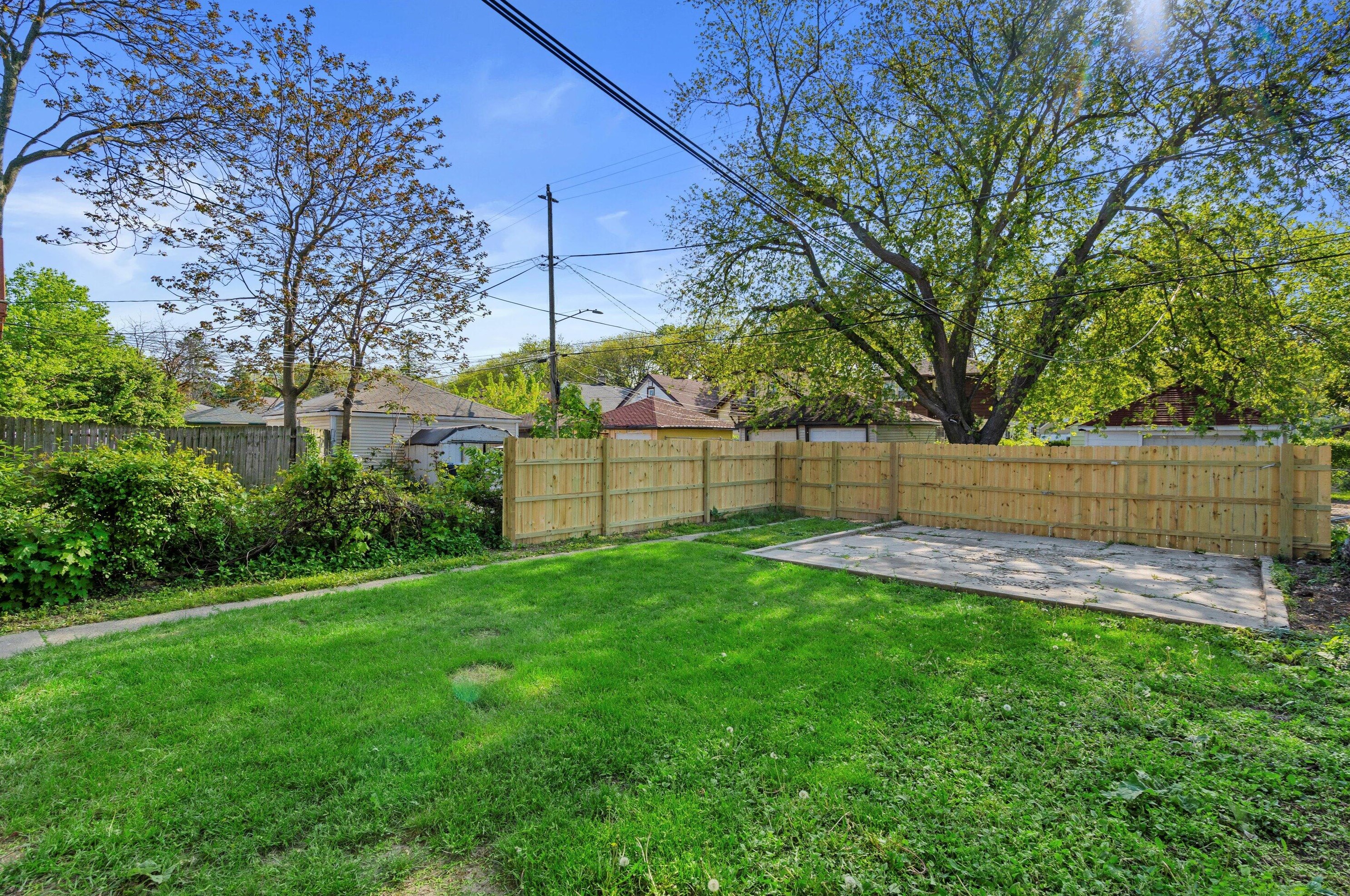 3961 27, Milwaukee WI 53208-1502 exterior