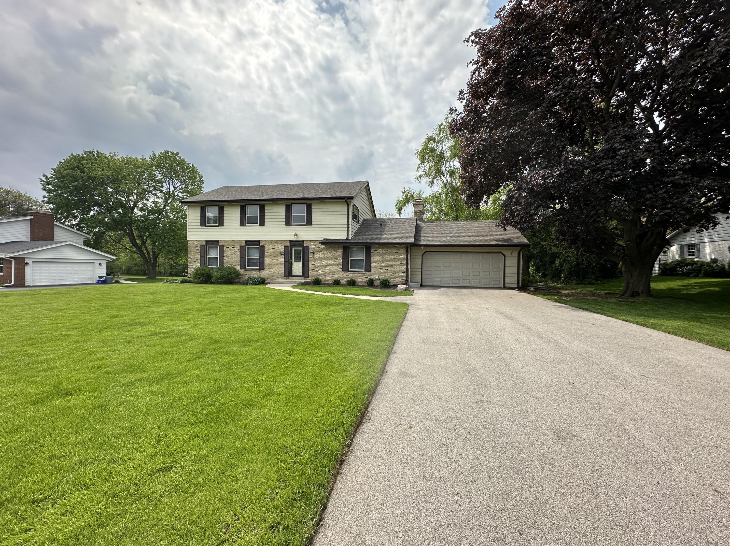 18315 Surrey Ln, Brookfield, WI 53045-4930